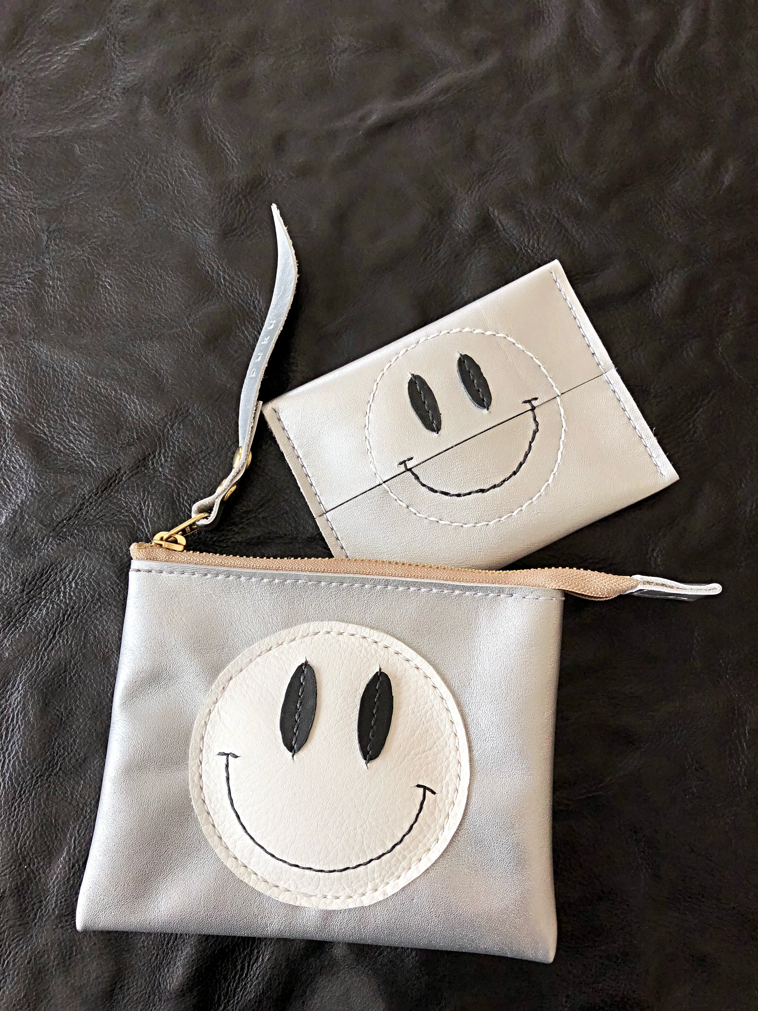 シンプルニコちゃんポーチ ポケットティッシュカバー Iichi ハンドメイド クラフト作品 手仕事品の通販
