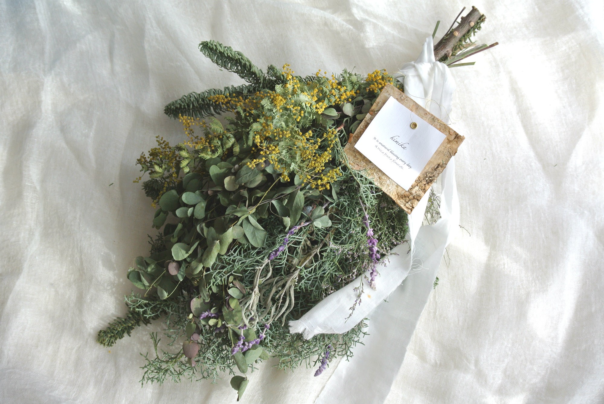 ブルーアイスとミモザのswag 冬と春のはざま Iichi ハンドメイド クラフト作品 手仕事品の通販