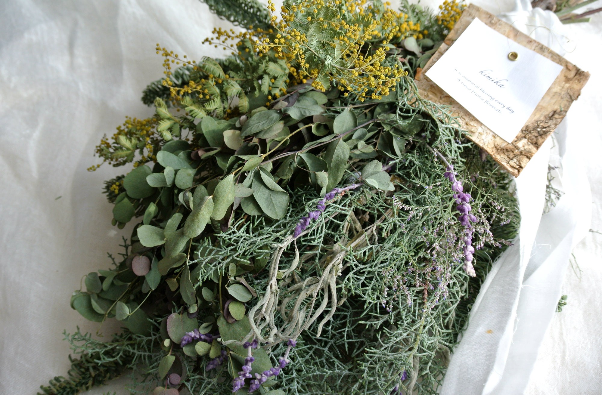 ブルーアイスとミモザのswag 冬と春のはざま Iichi ハンドメイド クラフト作品 手仕事品の通販