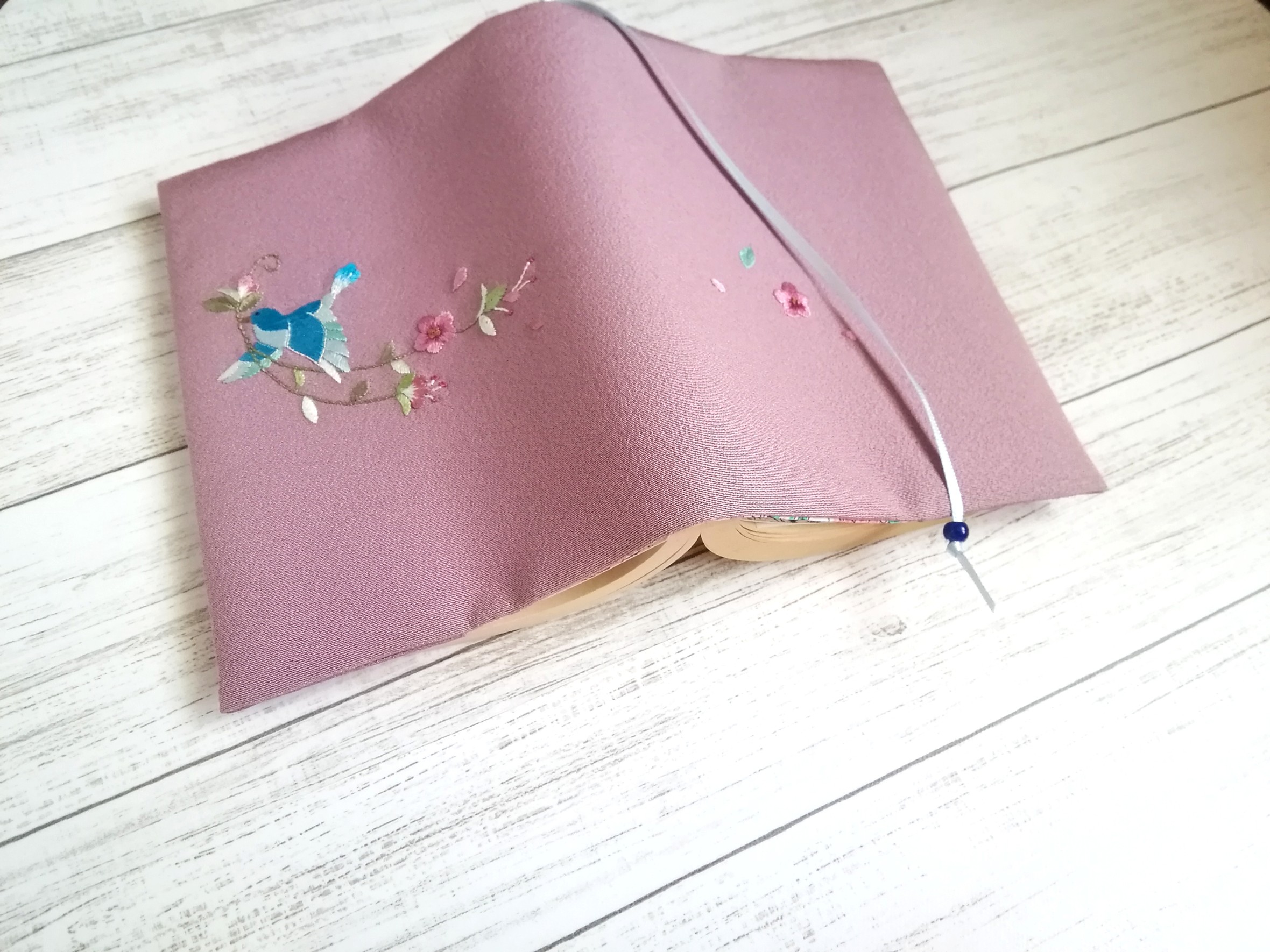 日本刺繍 青い鳥のブックカバー クリアカバー付 Iichi ハンドメイド クラフト作品 手仕事品の通販