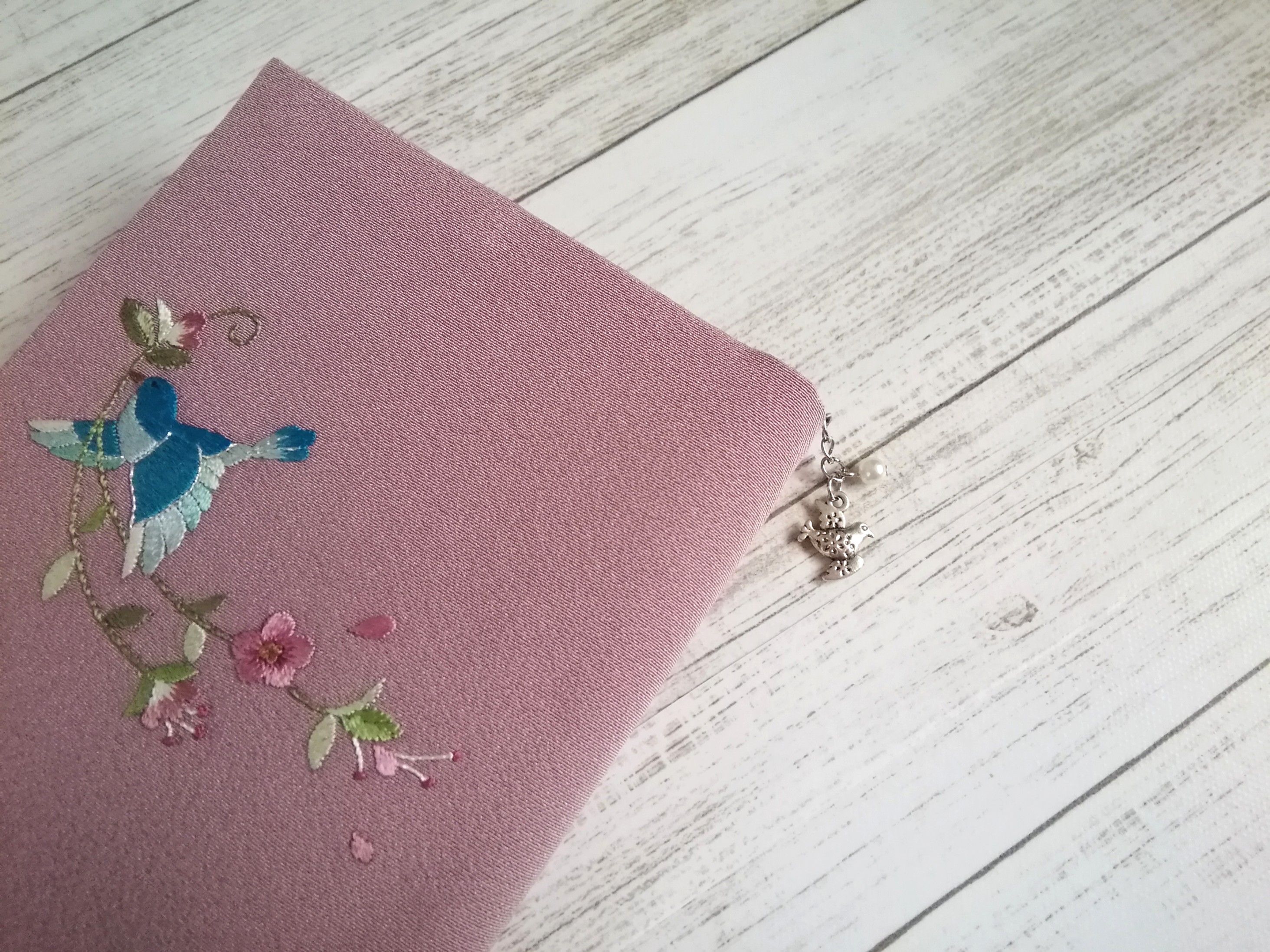日本刺繍 青い鳥のブックカバー クリアカバー付 Iichi ハンドメイド クラフト作品 手仕事品の通販