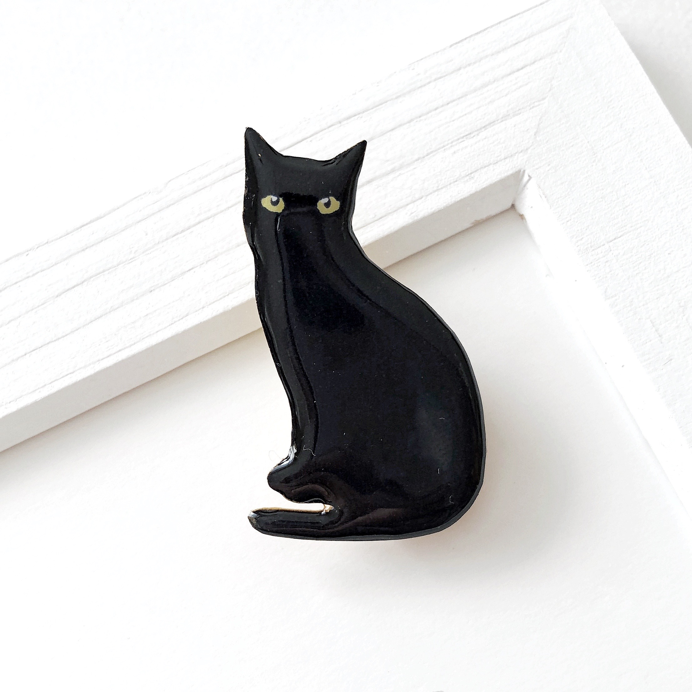 黒猫 オスワリ ブローチ Iichi ハンドメイド クラフト作品 手仕事品の通販