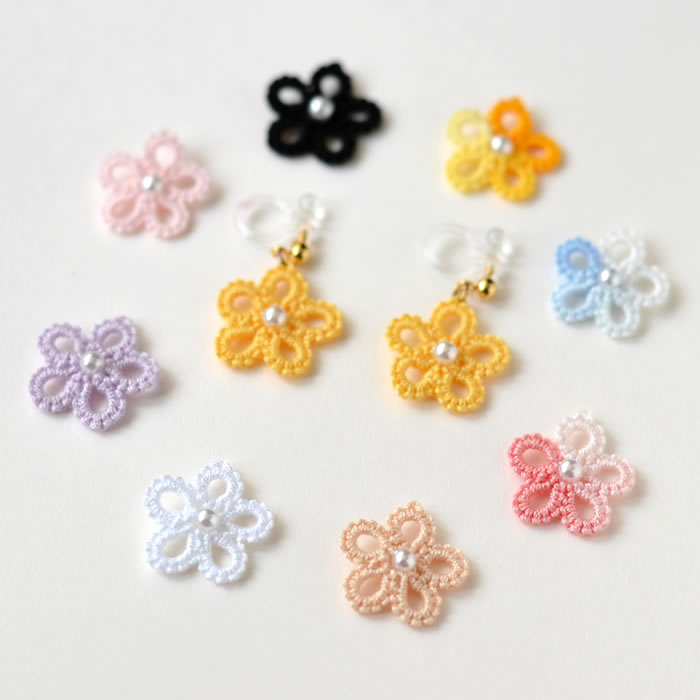 小花 樹脂イヤリング 桜色 ピンクmix レース編み 花 小ぶり シンプル Iichi ハンドメイド クラフト作品 手仕事品の通販