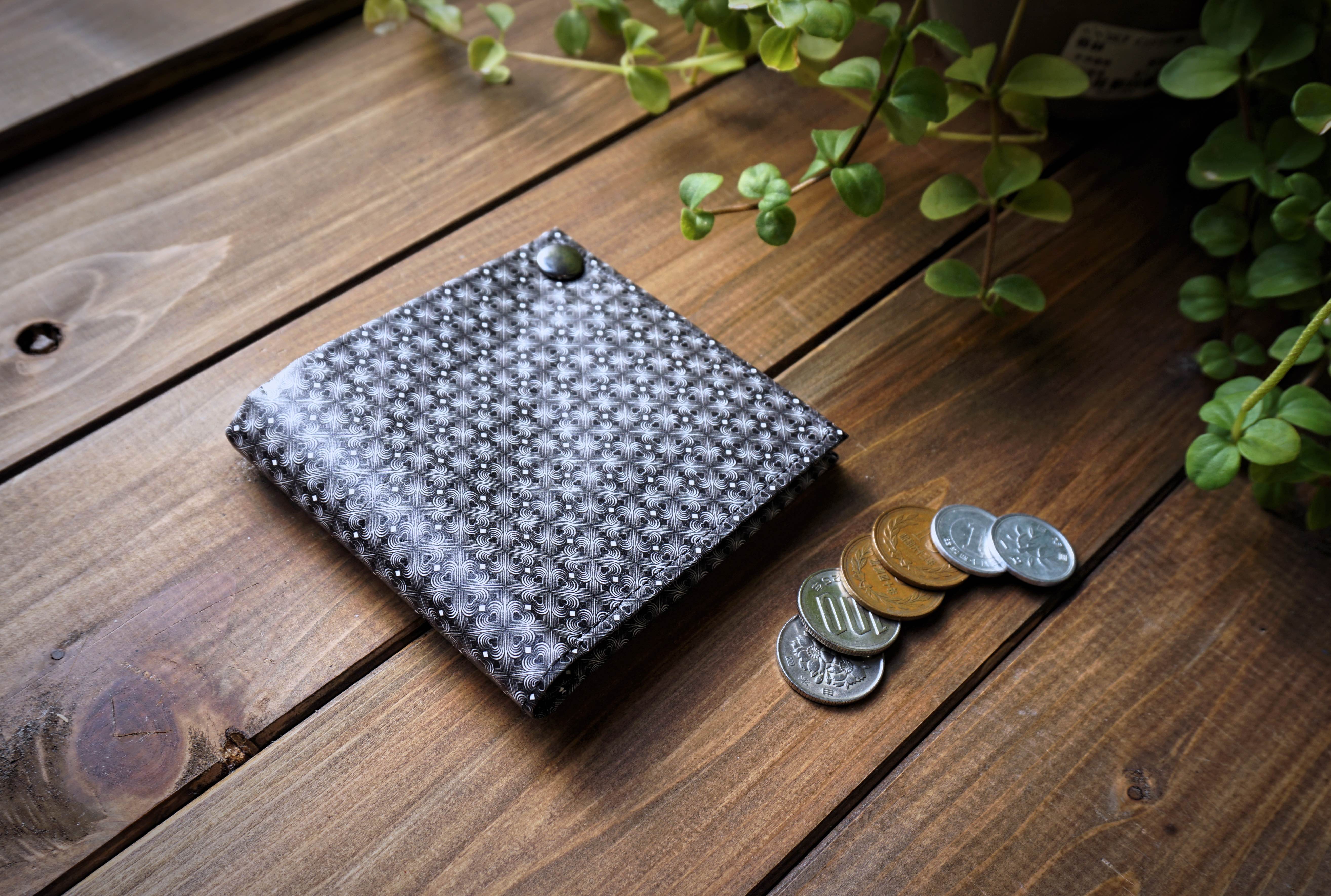 えっ 薄さ5mm 極薄二つ折り財布 薄い軽い 旅行 スポーツ ハートクローバー レディース メンズ Iichi ハンドメイド クラフト作品 手仕事品の通販