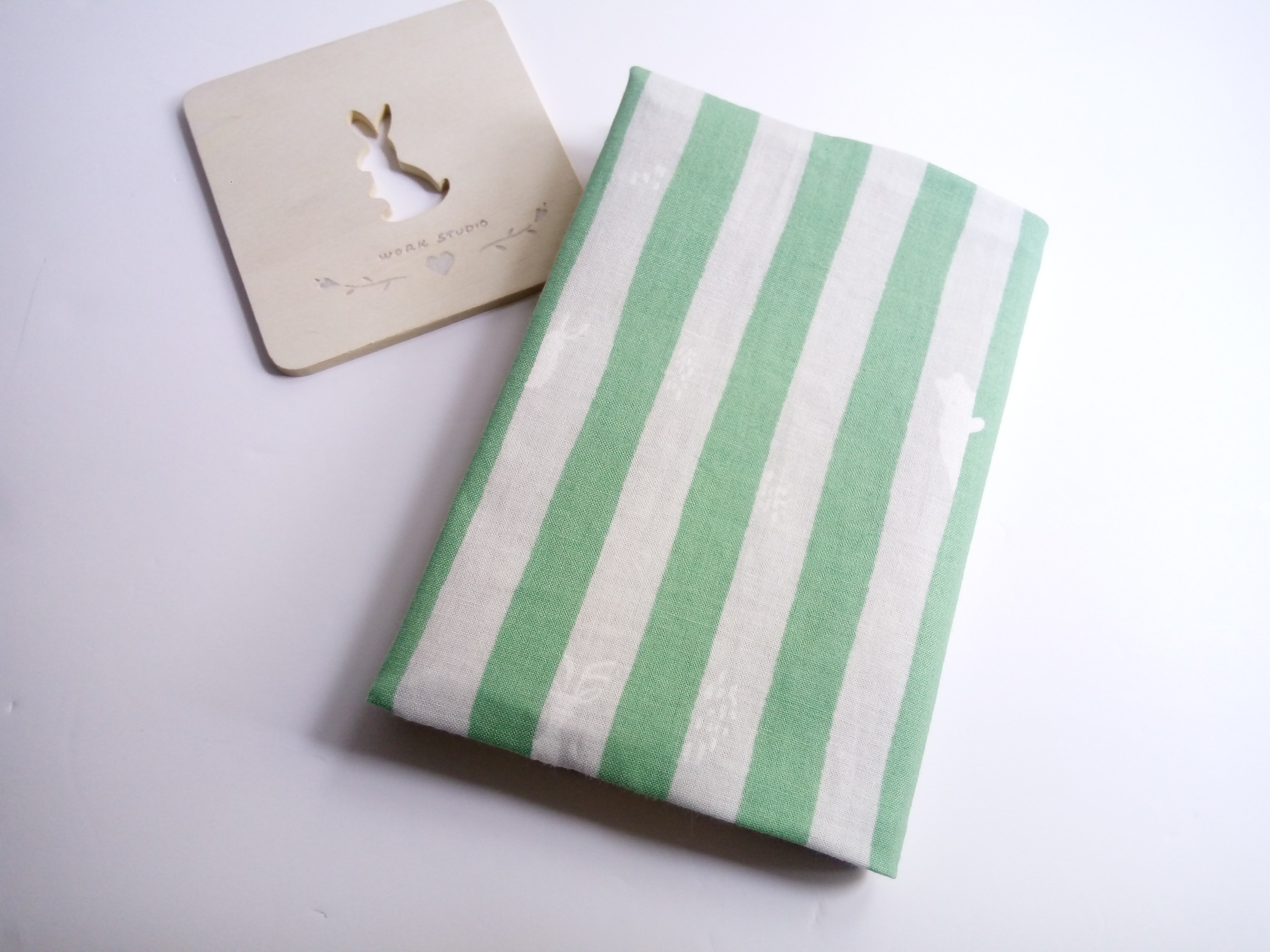 文庫本用 森の動物のシルエット ﾌﾞｯｸｶﾊﾞｰ Iichi ハンドメイド クラフト作品 手仕事品の通販