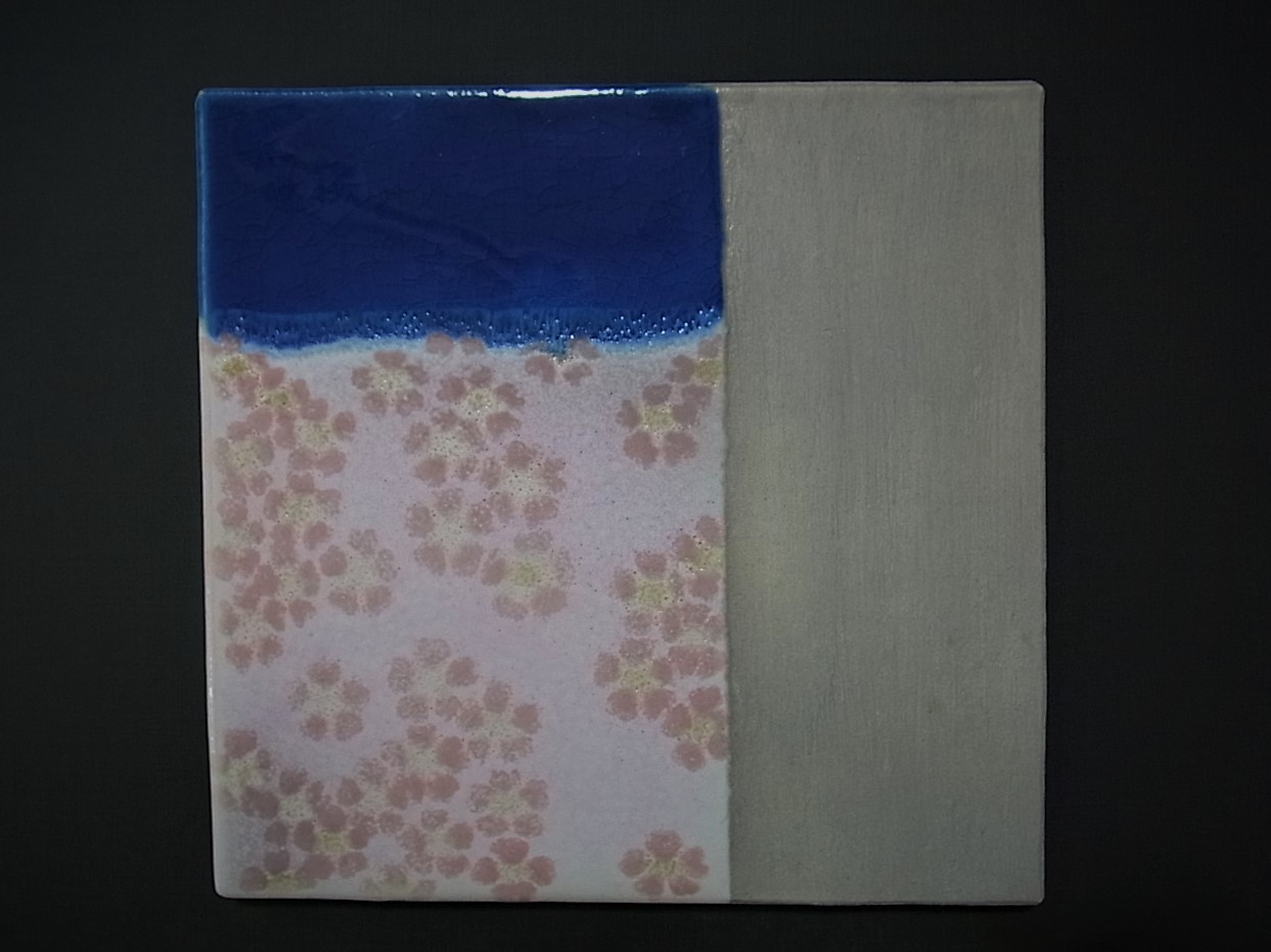 備前焼　重厚感ある作家もの陶板画　霞に桜　ガラス付きシルバーフレーム 備前焼 重厚感ある作家もの陶板画 霞に桜 ガラス付きシルバー