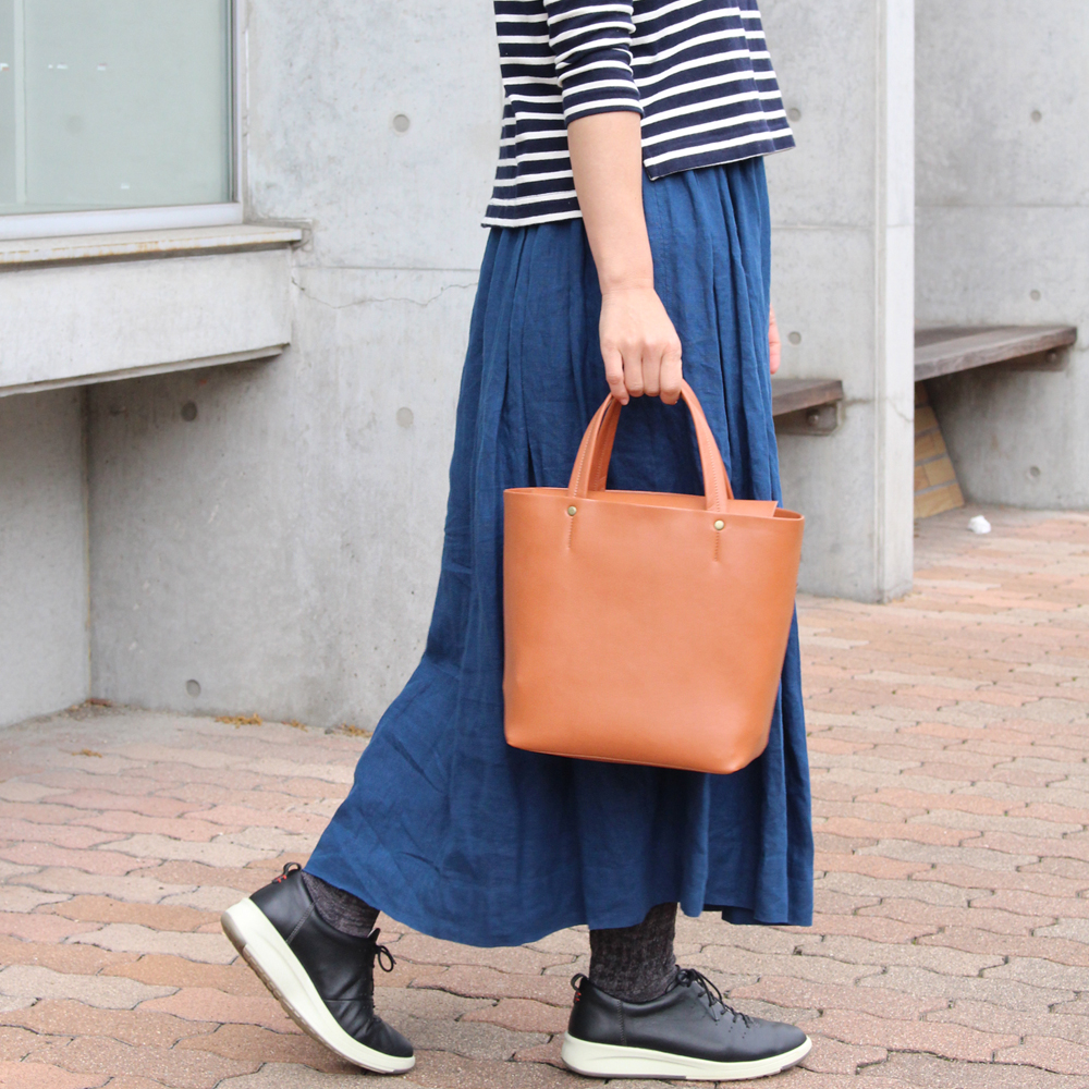 超軽量 250ｇ 整理しやすい内ポケットつき トートバッグ ピンク 受注生産 Iichi ハンドメイド クラフト作品 手仕事品の通販