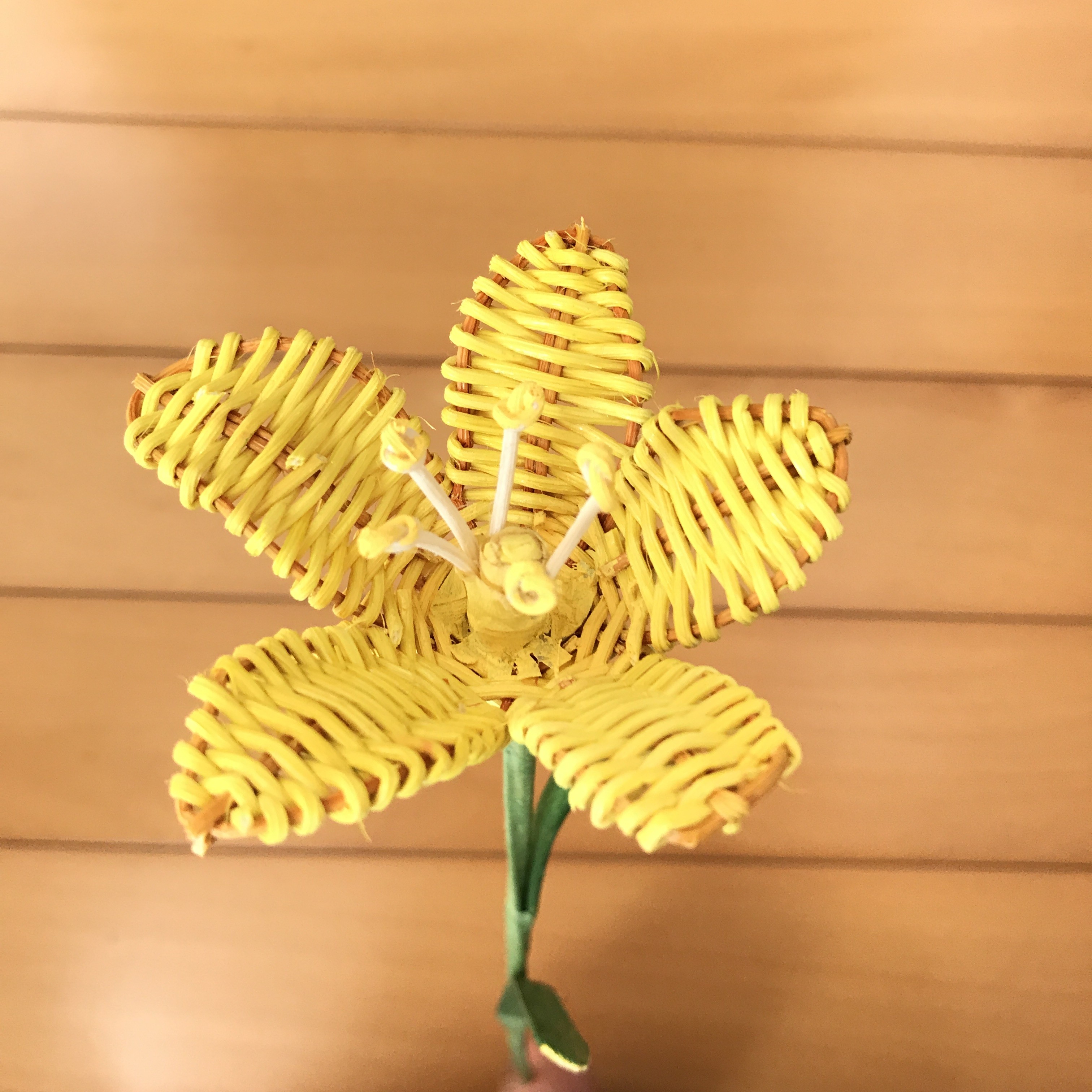 ラタン 籐 の花 黄色のユリ Iichi ハンドメイド クラフト作品 手仕事品の通販