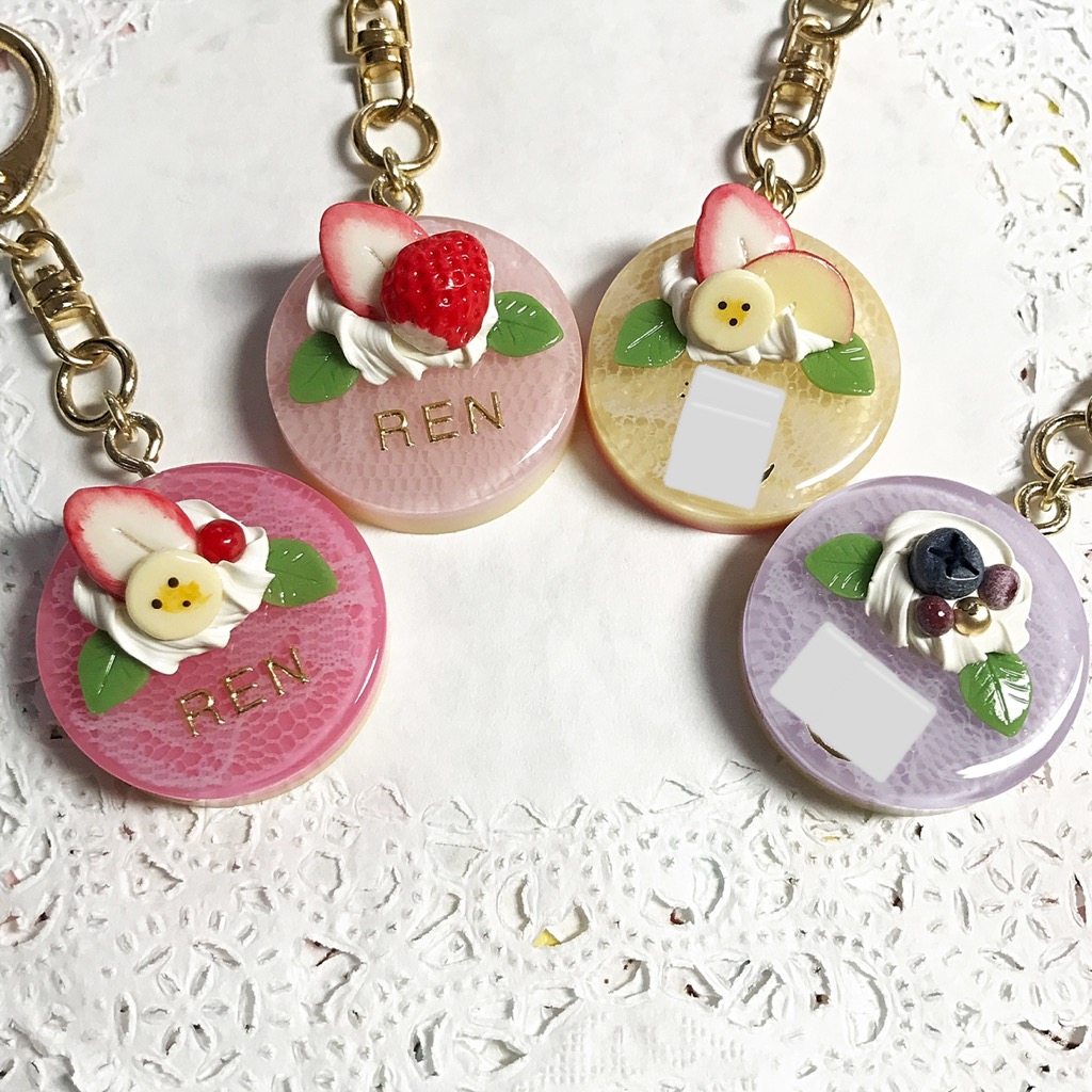 選べる4種類 名前入り パステルレースケーキのキーホルダー Iichi ハンドメイド クラフト作品 手仕事品の通販
