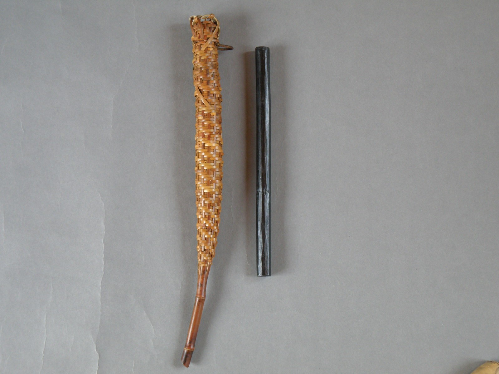 掛け花籠 うなぎ籠 煤竹 根曲り竹 燻煙一輪挿し 茶花 茶道具 Iichi ハンドメイド クラフト作品 手仕事品の通販