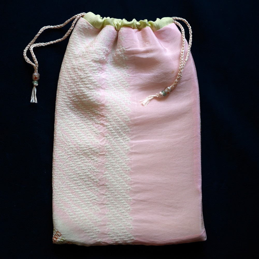 K S 桜色のしぼりの巾着 帯揚げ 古布 から Iichi ハンドメイド クラフト作品 手仕事品の通販