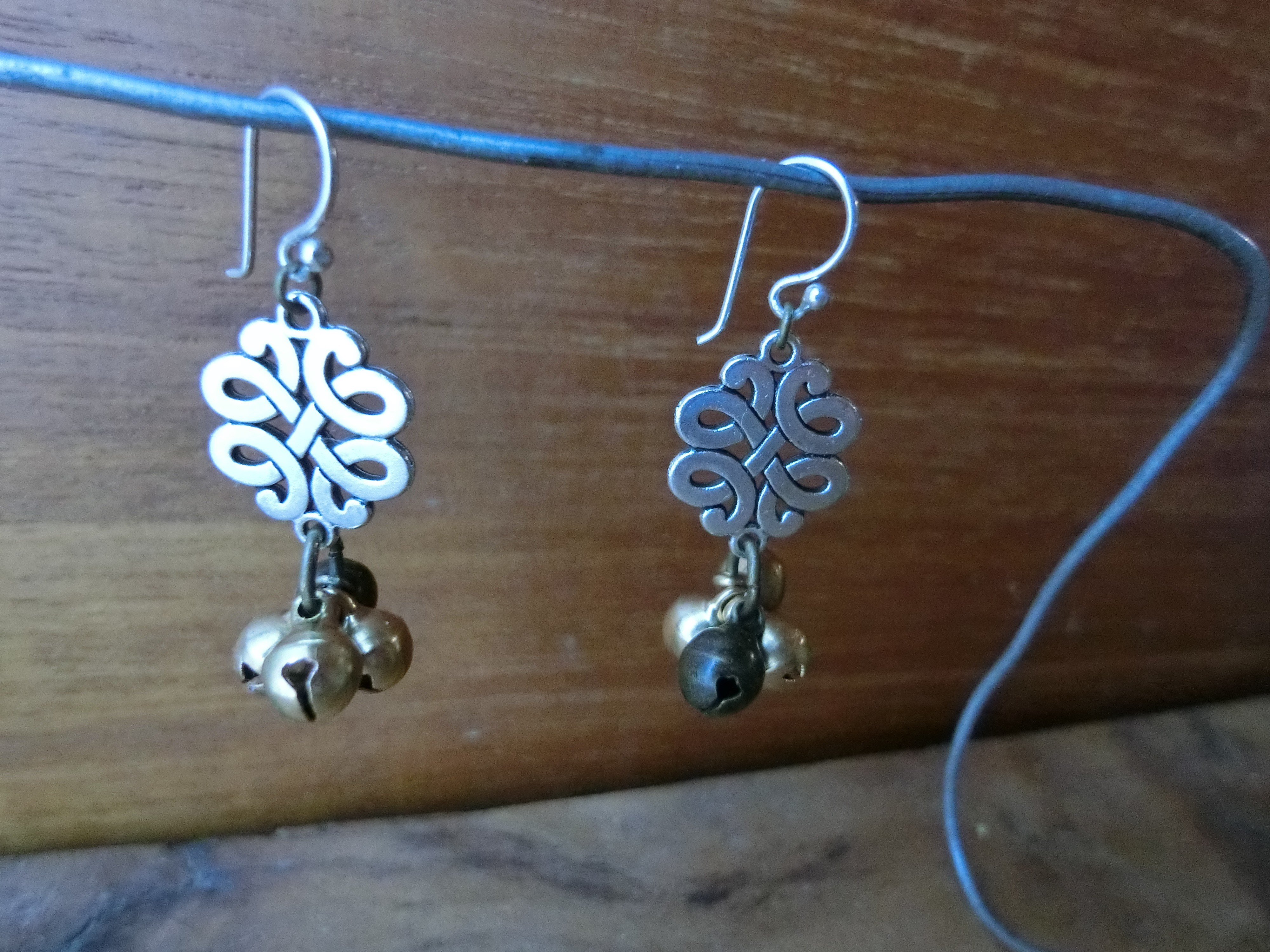 とらいばるなピアス チベットのペルベウ インドの宝来鈴 Iichi ハンドメイド クラフト作品 手仕事品の通販