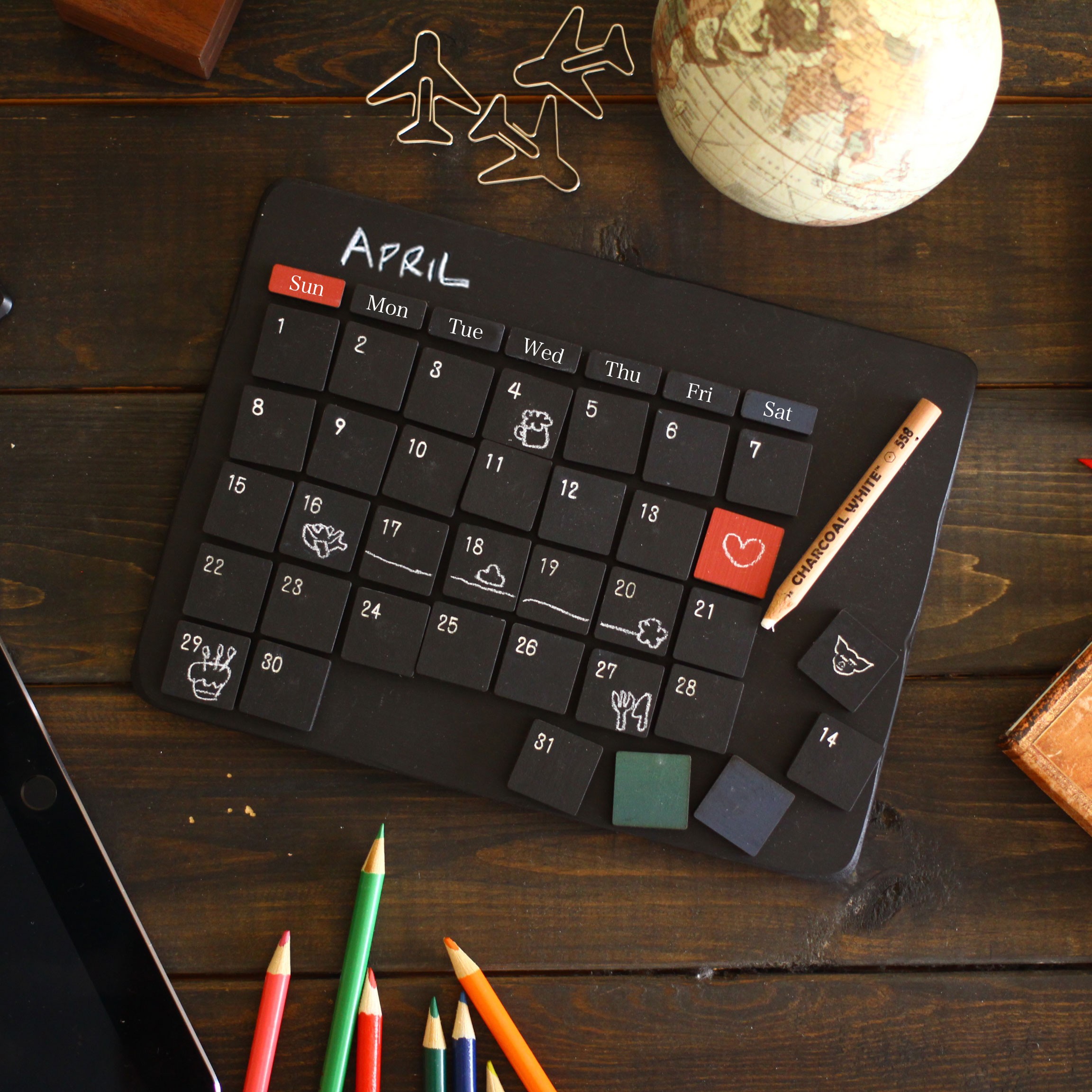 Sサイズ裏面マグネット付き 黒板万年カレンダー 黒板ボード 黒板マグネット４２個セット インテリア Iichi ハンドメイド クラフト作品 手仕事品の通販