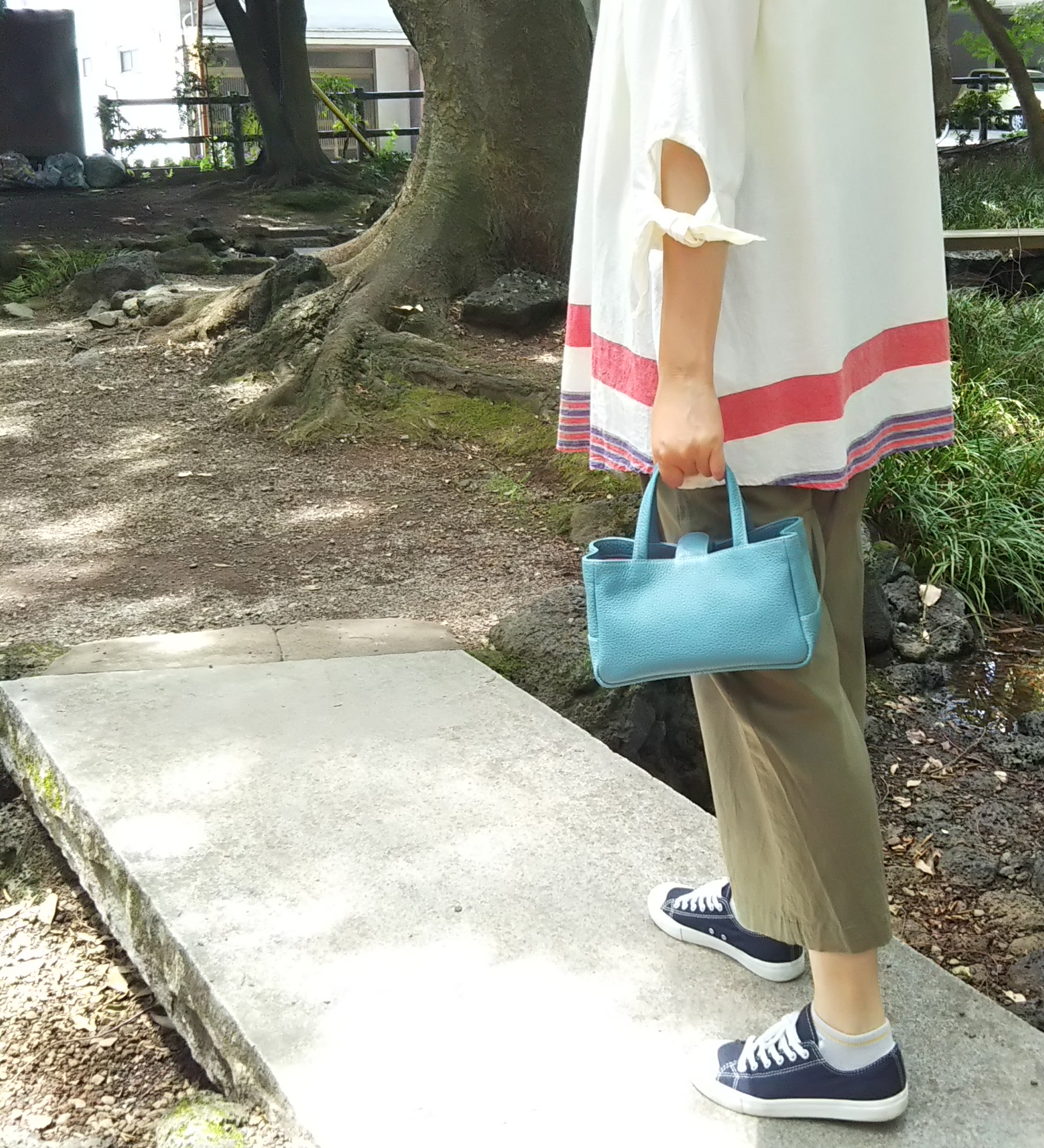 牛革 長財布も入る 横長ミニバッグ キャメル Iichi ハンドメイド クラフト作品 手仕事品の通販