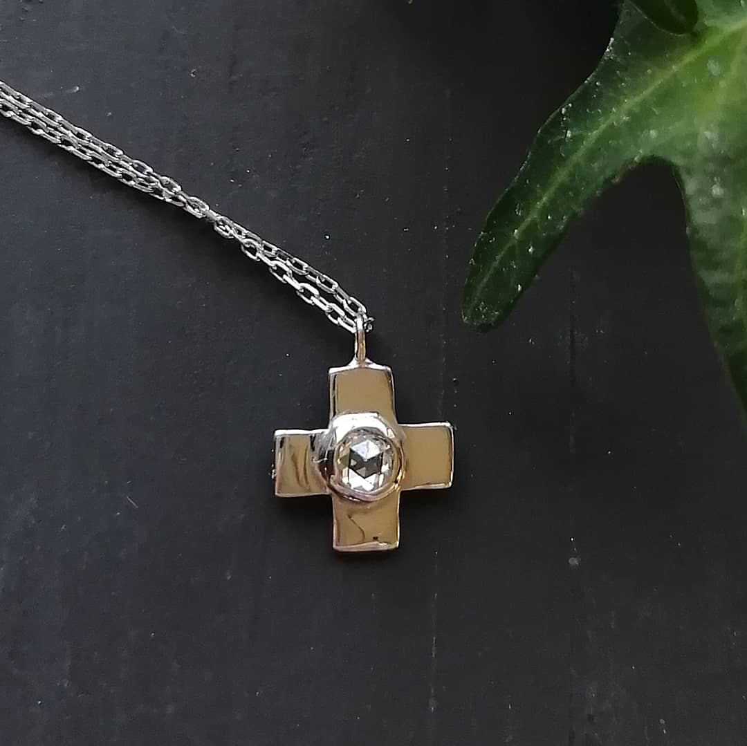 クロスモチーフネックレスシルバー Iichi ハンドメイド クラフト作品 手仕事品の通販