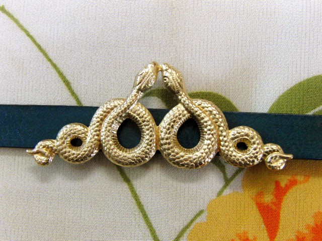 真鍮ブラス製 金の蛇 へび スネーク型帯留め 着物や浴衣の帯締め飾りに Iichi ハンドメイド クラフト作品 手仕事品の通販