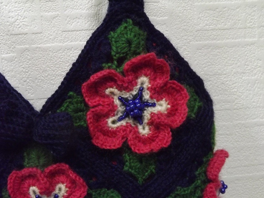 かぎ針編み立体花モチーフのトート 花柱はビーズ Iichi ハンドメイド クラフト作品 手仕事品の通販
