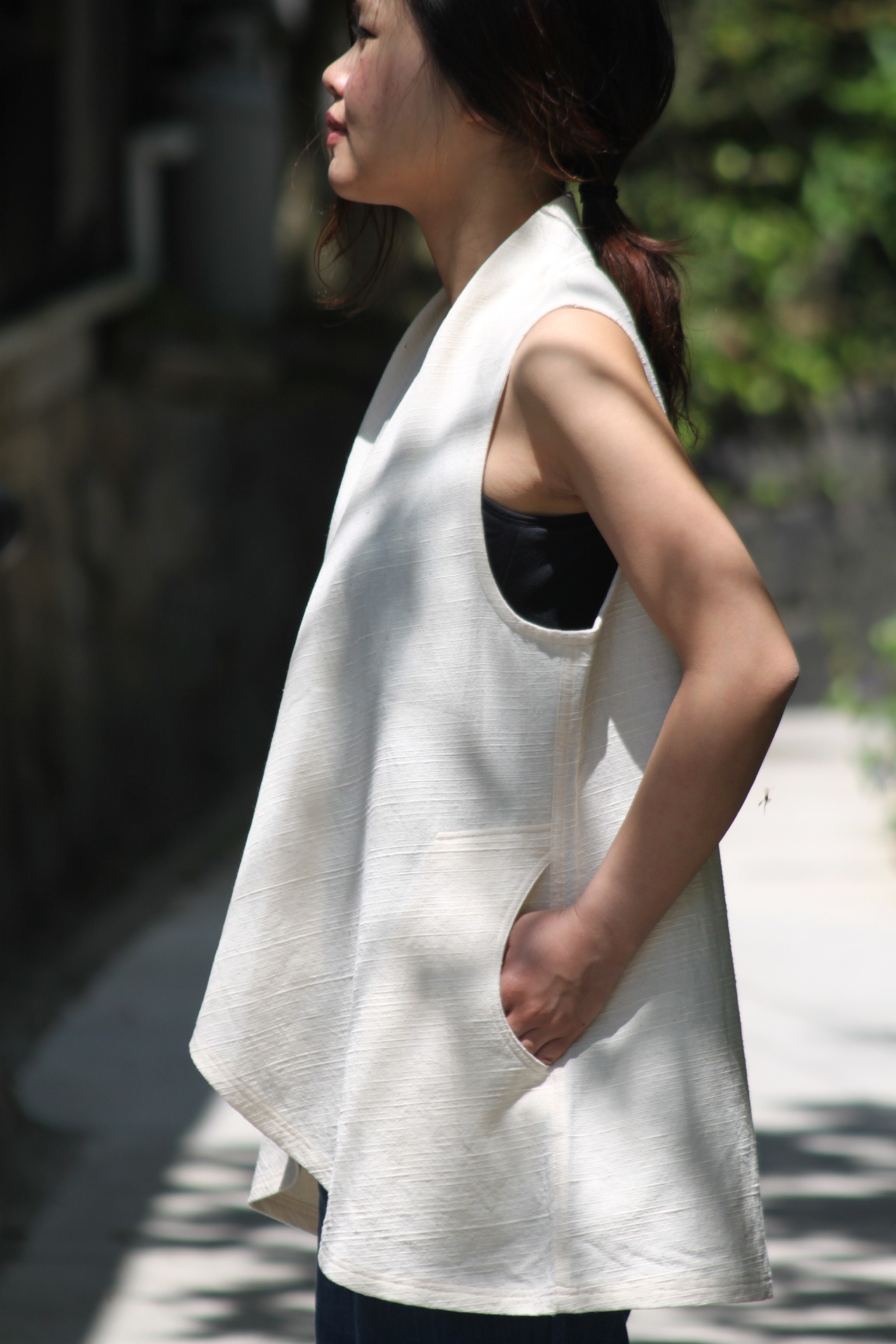 ふんわり カーブの白いベスト Iichi ハンドメイド クラフト作品 手仕事品の通販