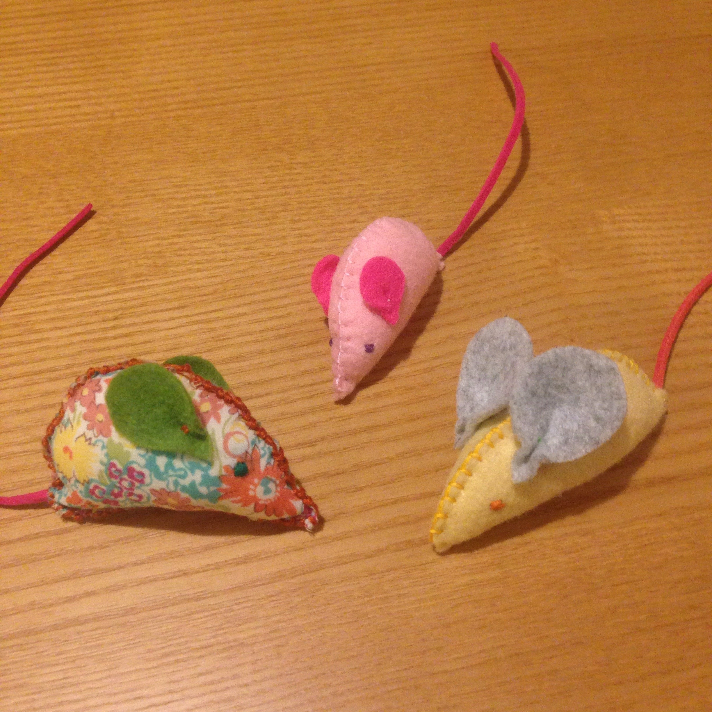 猫のおもちゃ ネズミ3匹セットa Iichi ハンドメイド クラフト作品 手仕事品の通販