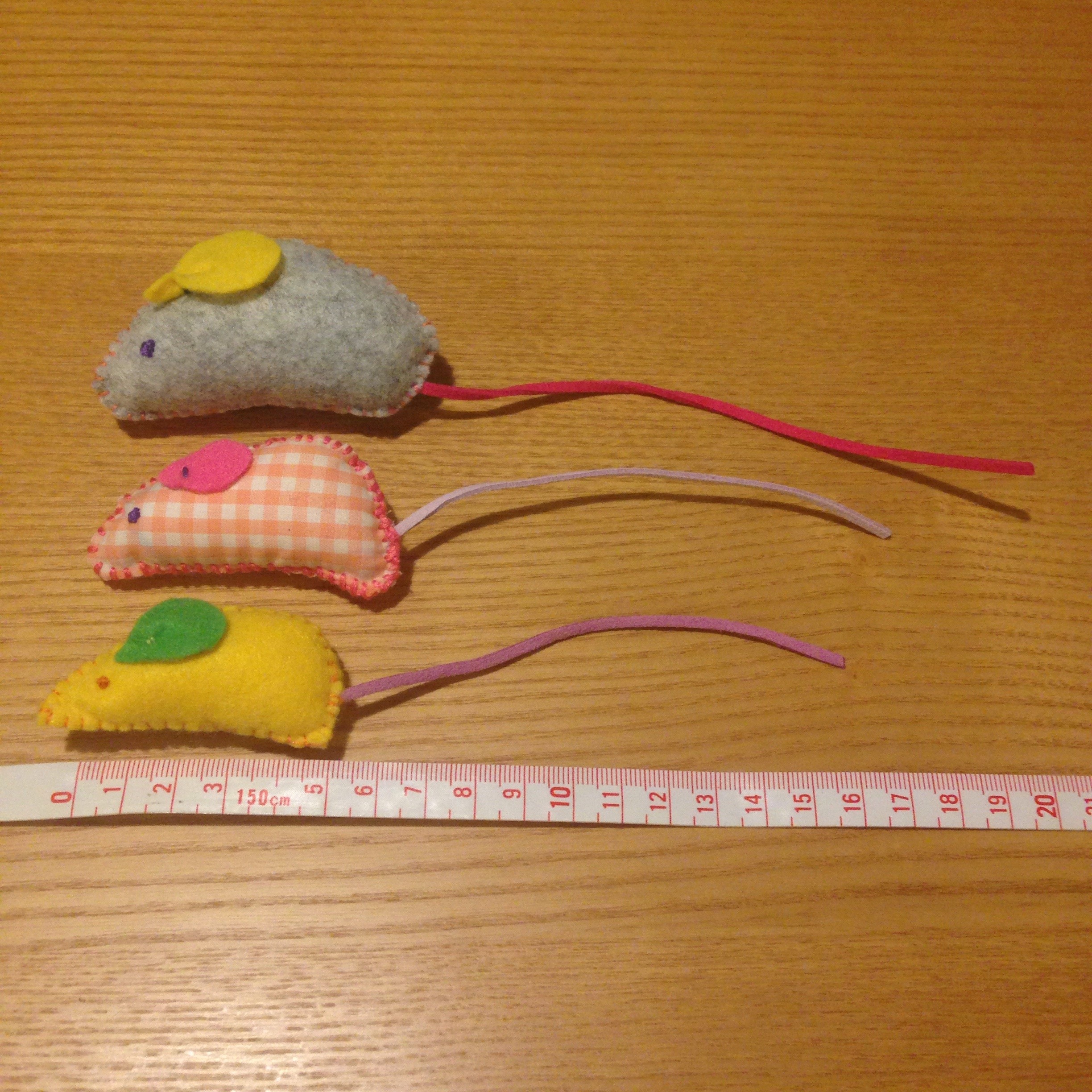 猫のおもちゃ ネズミ3匹セットb Iichi ハンドメイド クラフト作品 手仕事品の通販