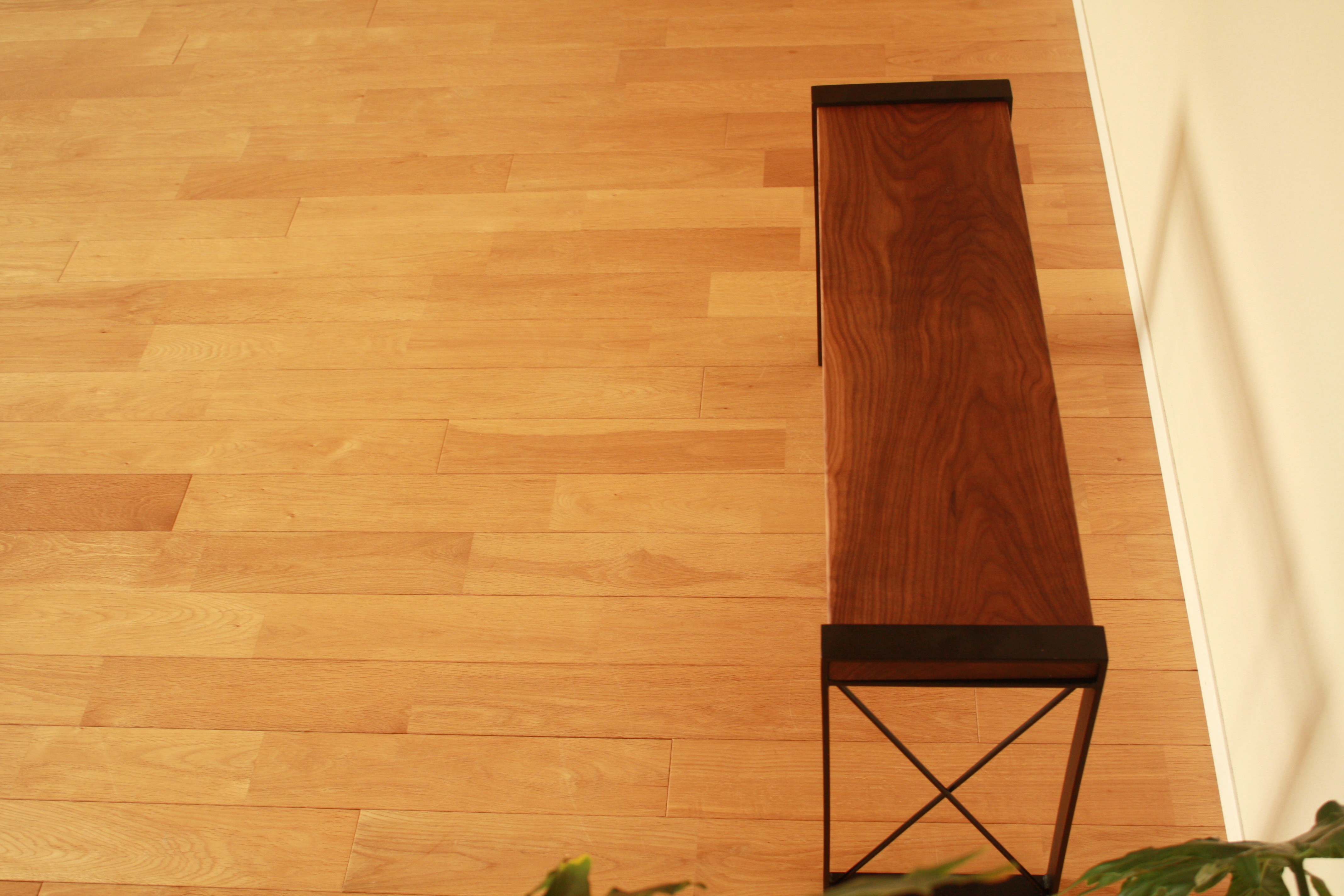 腰掛け荷物置きベンチ 玄関ベンチ スマートベンチ ウォルナット無垢材 Iichi ハンドメイド クラフト作品 手仕事品の通販