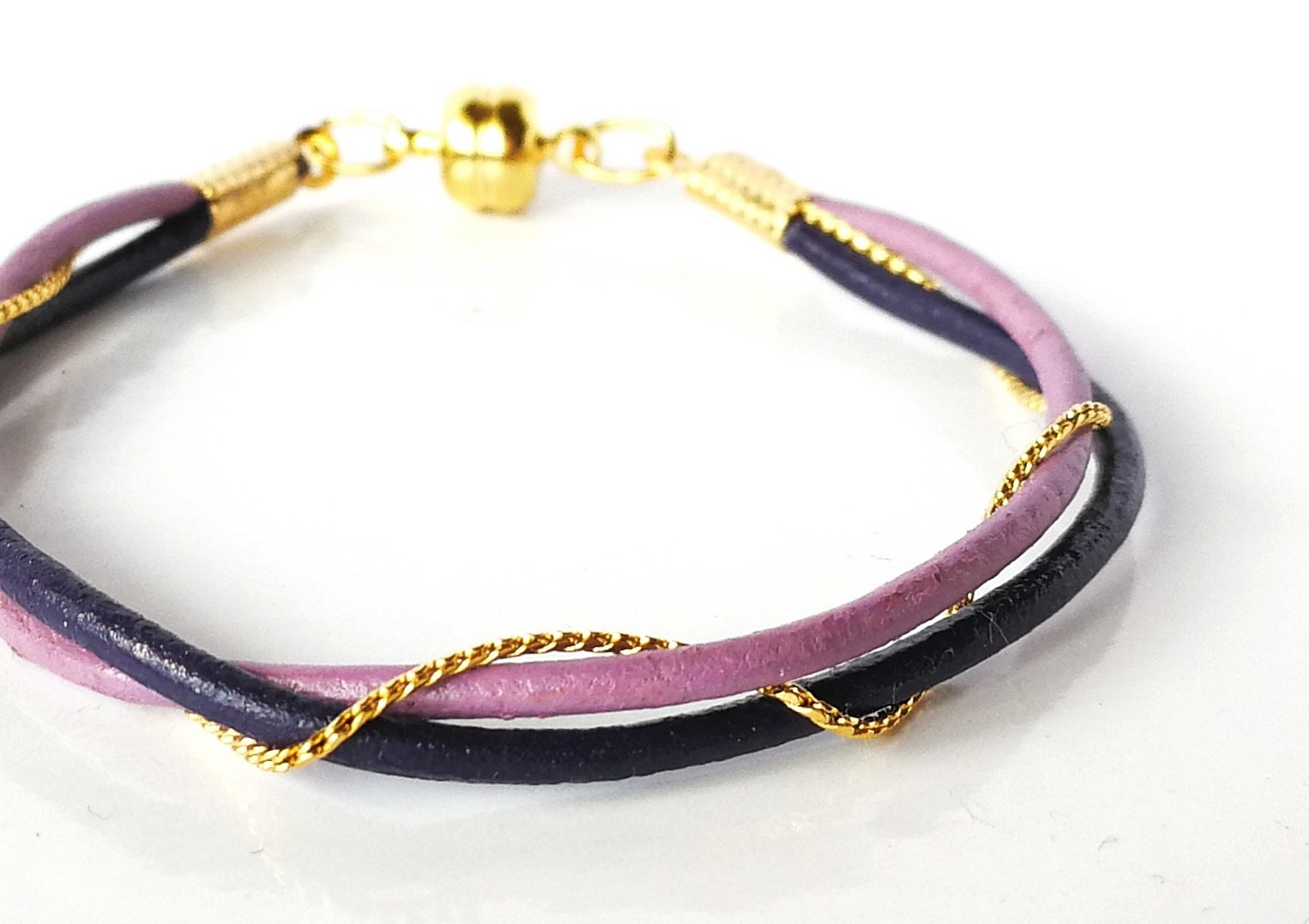 本革 バイオレット ラベンダー 紫 ゴールドの ３連 Braided ブレスレット Iichi ハンドメイド クラフト作品 手仕事品の通販