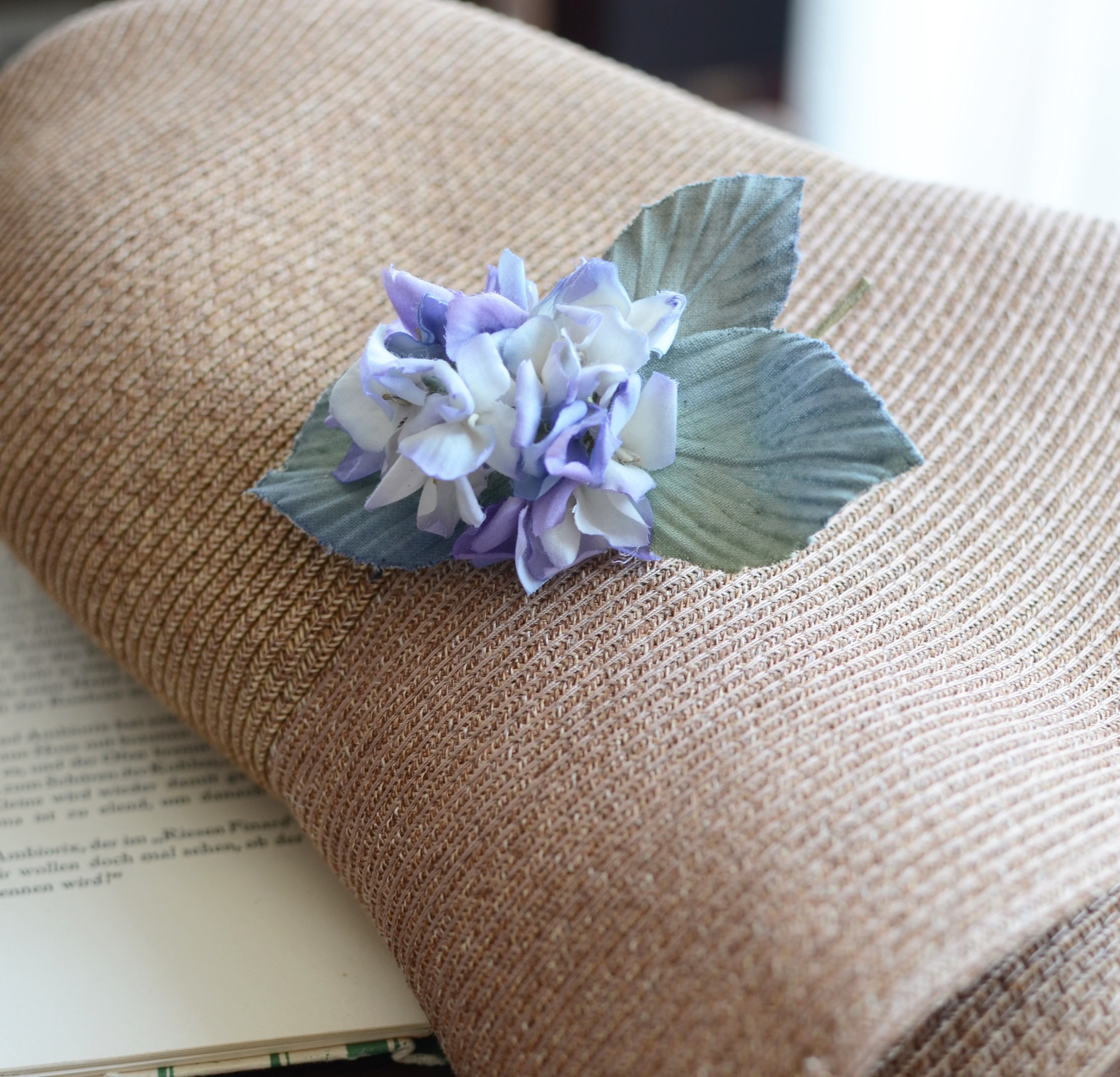 受注制作 紫陽花のコサージュ 葉３枚 コーム付き Iichi ハンドメイド クラフト作品 手仕事品の通販