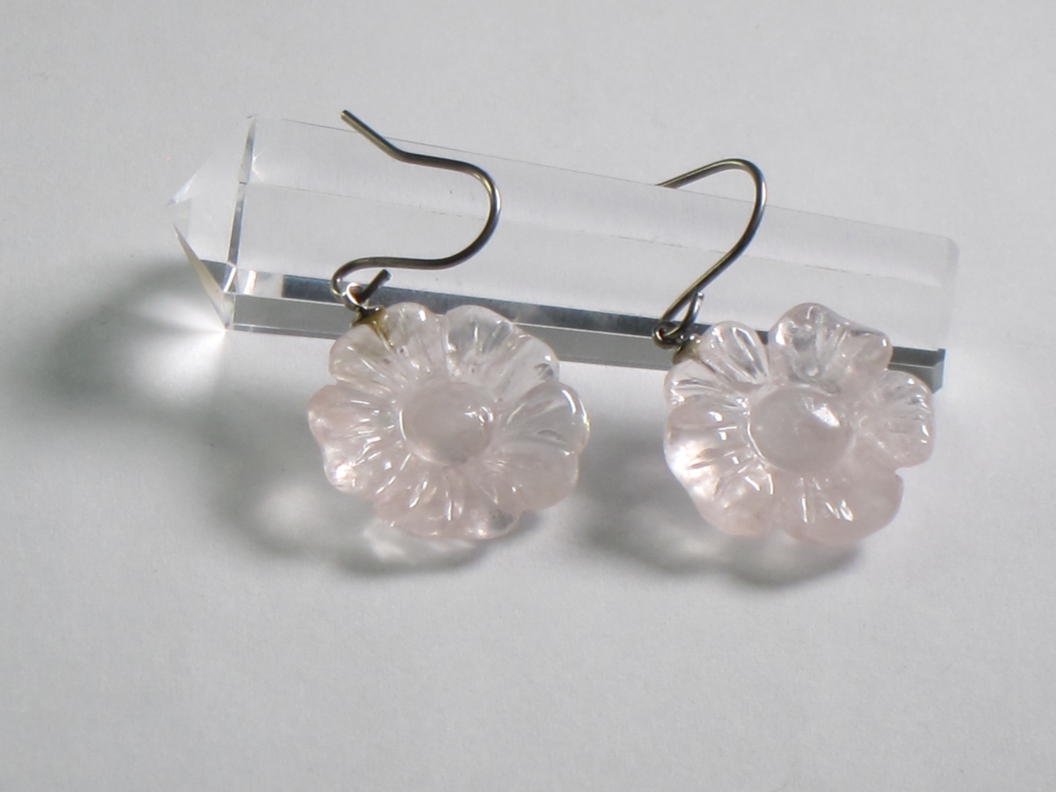 桜ローズクォーツ 美々和 Sピアスイヤリング Iichi ハンドメイド クラフト作品 手仕事品の通販