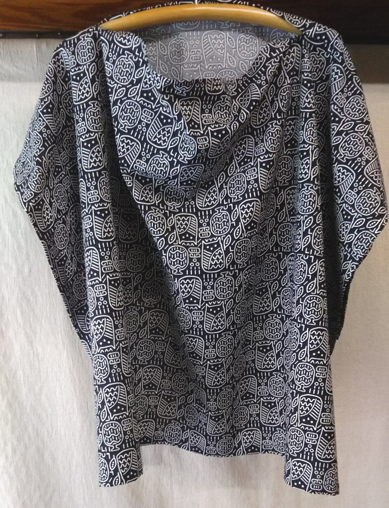 おくるみに使える授乳ケープ 線描きプリント ブラック 綿100 Iichi ハンドメイド クラフト作品 手仕事品の通販