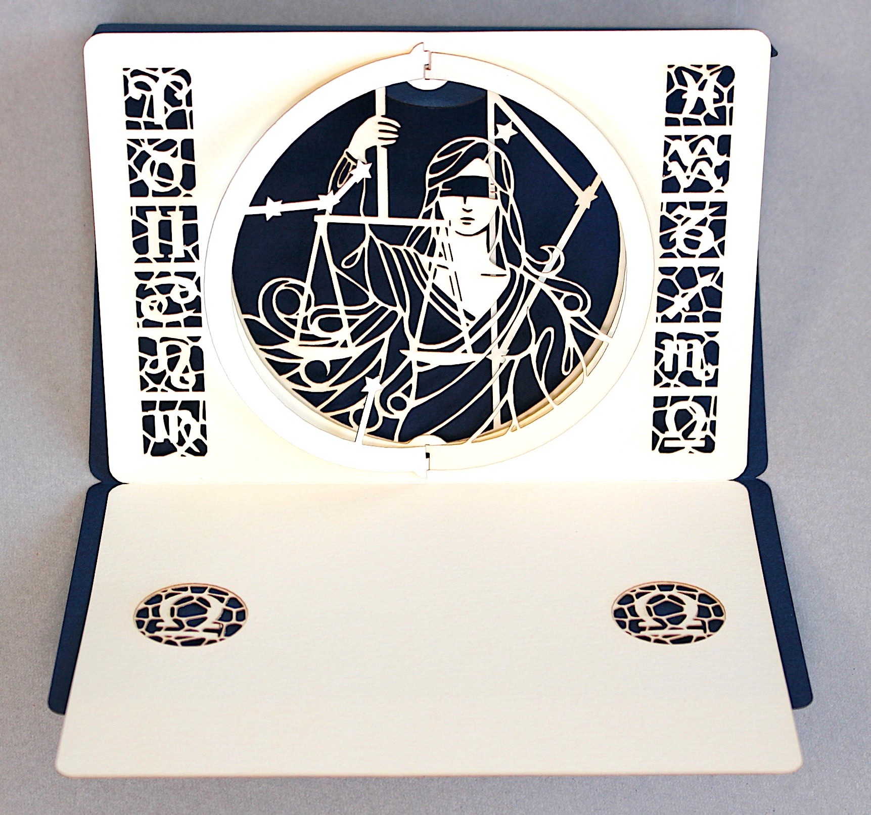 天秤座バースデーカード 切り絵のポップアップカード Iichi ハンドメイド クラフト作品 手仕事品の通販