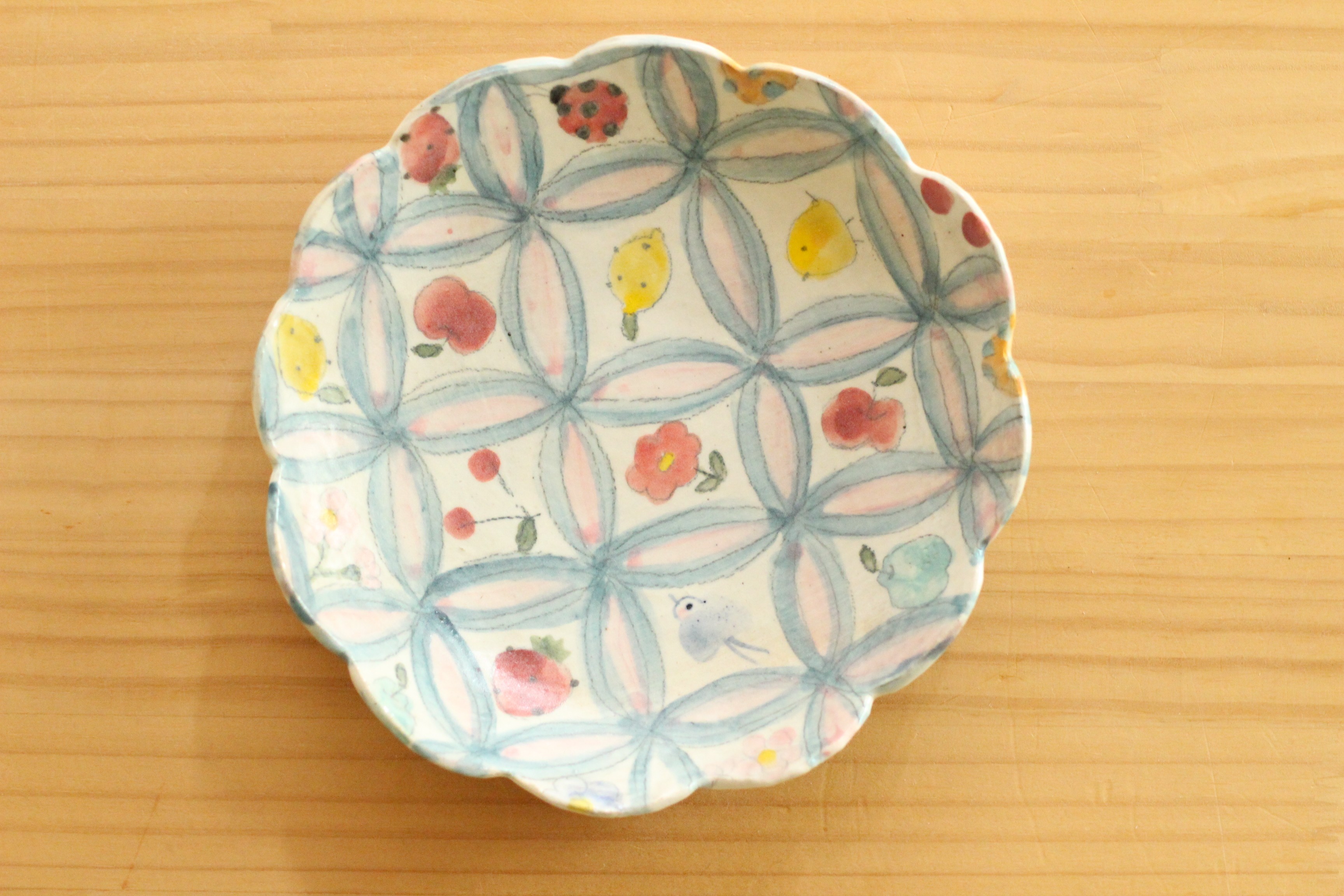 粉引七宝にかわいいものたくさんのお花形皿 Iichi ハンドメイド クラフト作品 手仕事品の通販