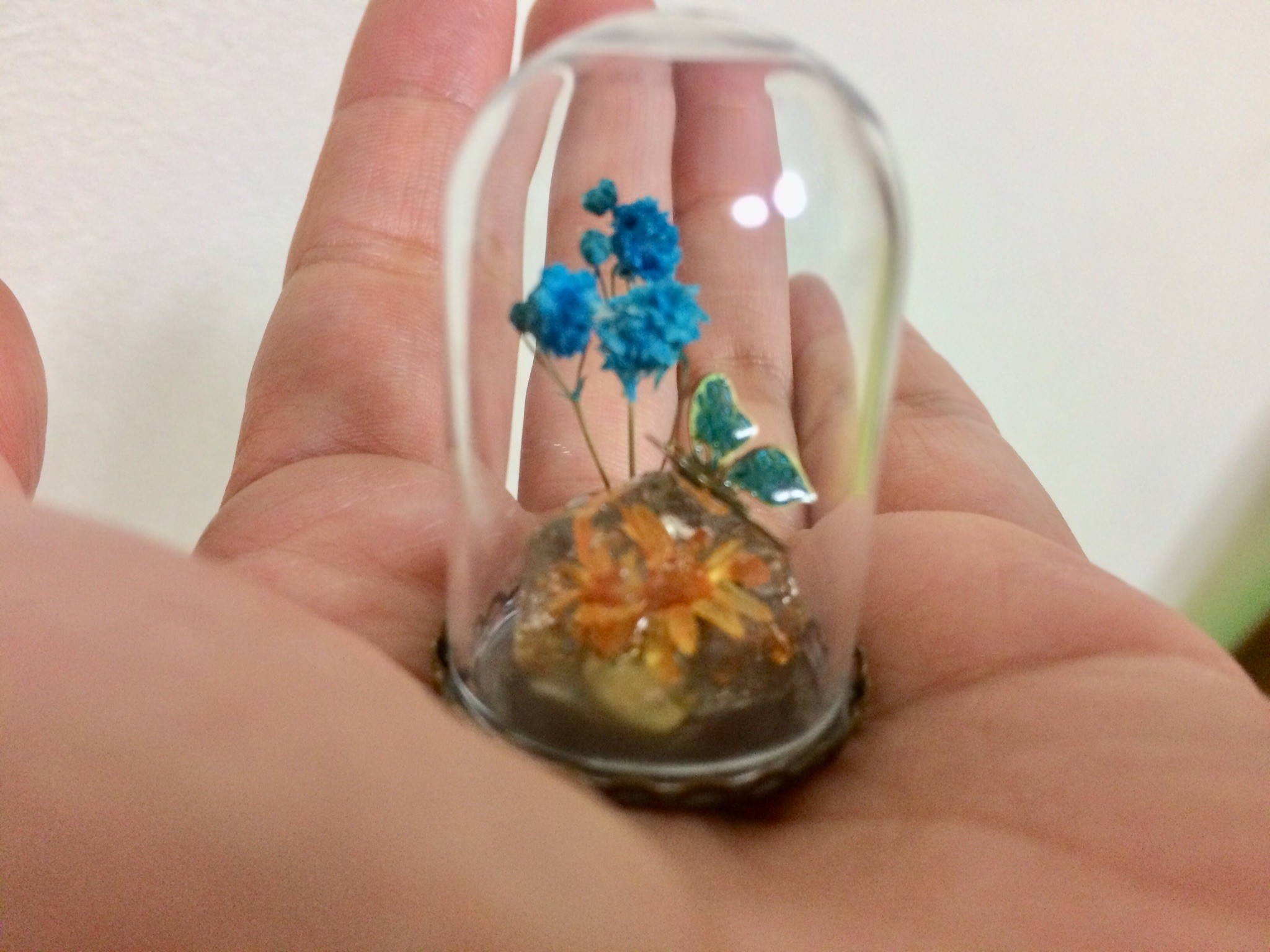 レジンガラスドームの置物 青い蝶と花 Iichi ハンドメイド クラフト作品 手仕事品の通販