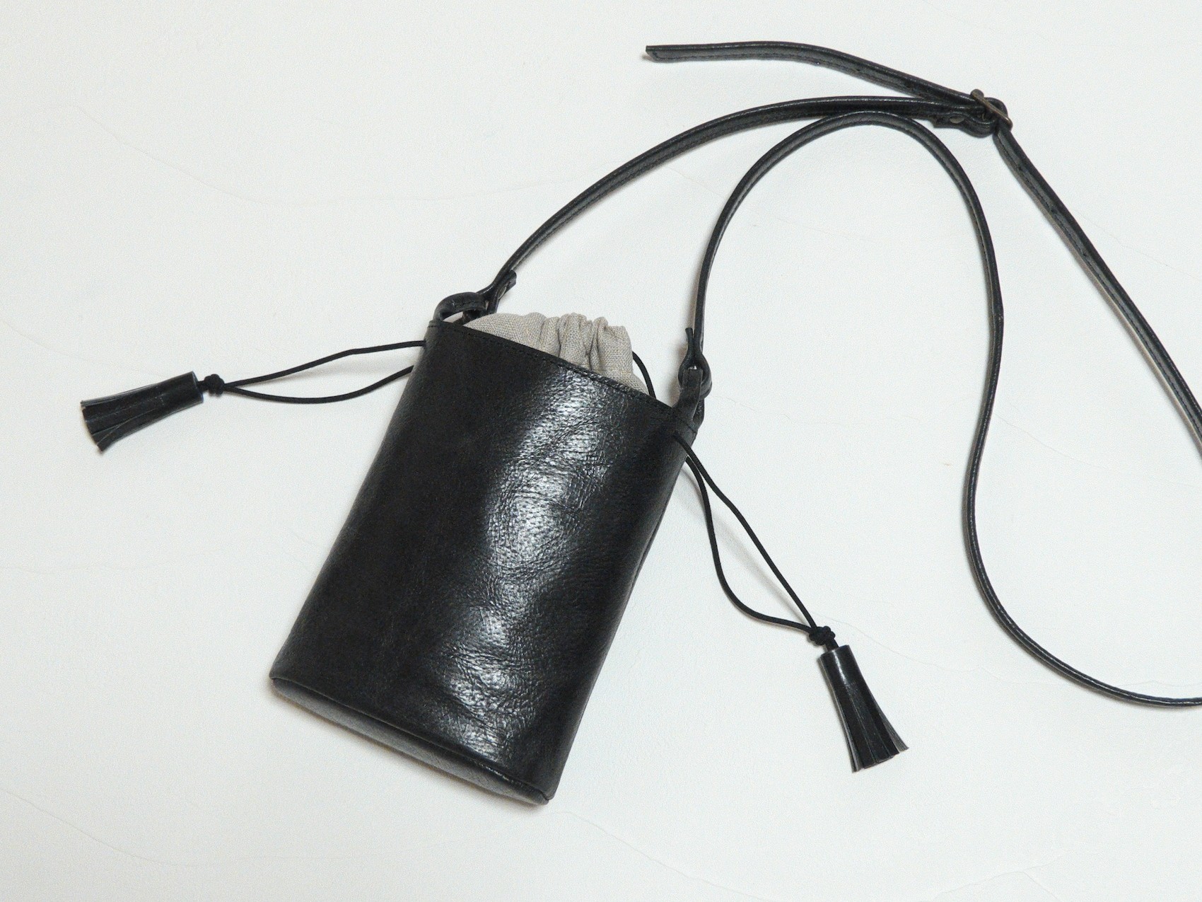 受注生産 小さなバケツ型のミニポシェット 黒 Iichi ハンドメイド クラフト作品 手仕事品の通販