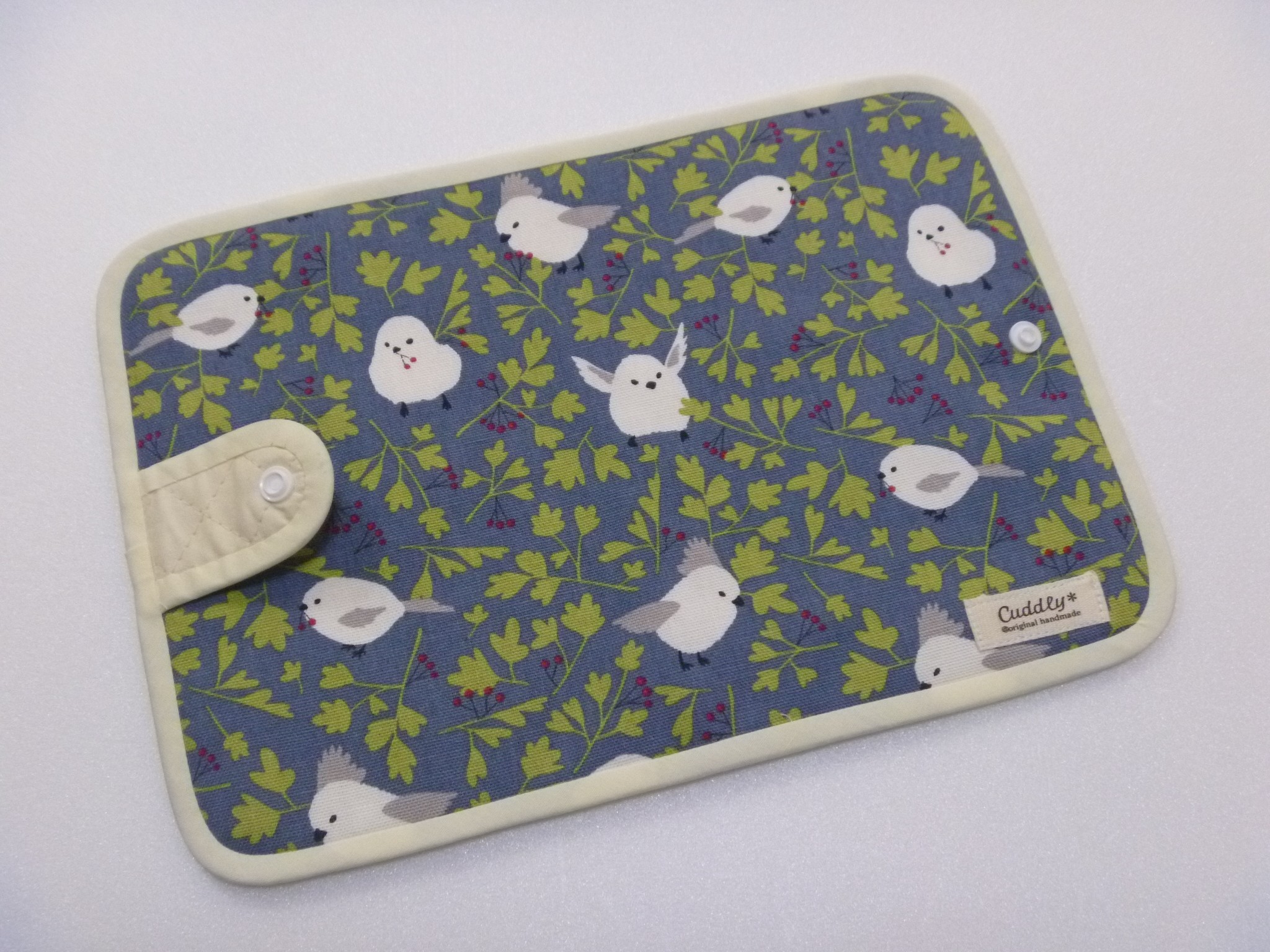 ５ 可愛いシマエナガ柄のお薬手帳 診察券入れ 通帳ケース 年金手帳ケース 再販３ Iichi ハンドメイド クラフト作品 手仕事品の通販