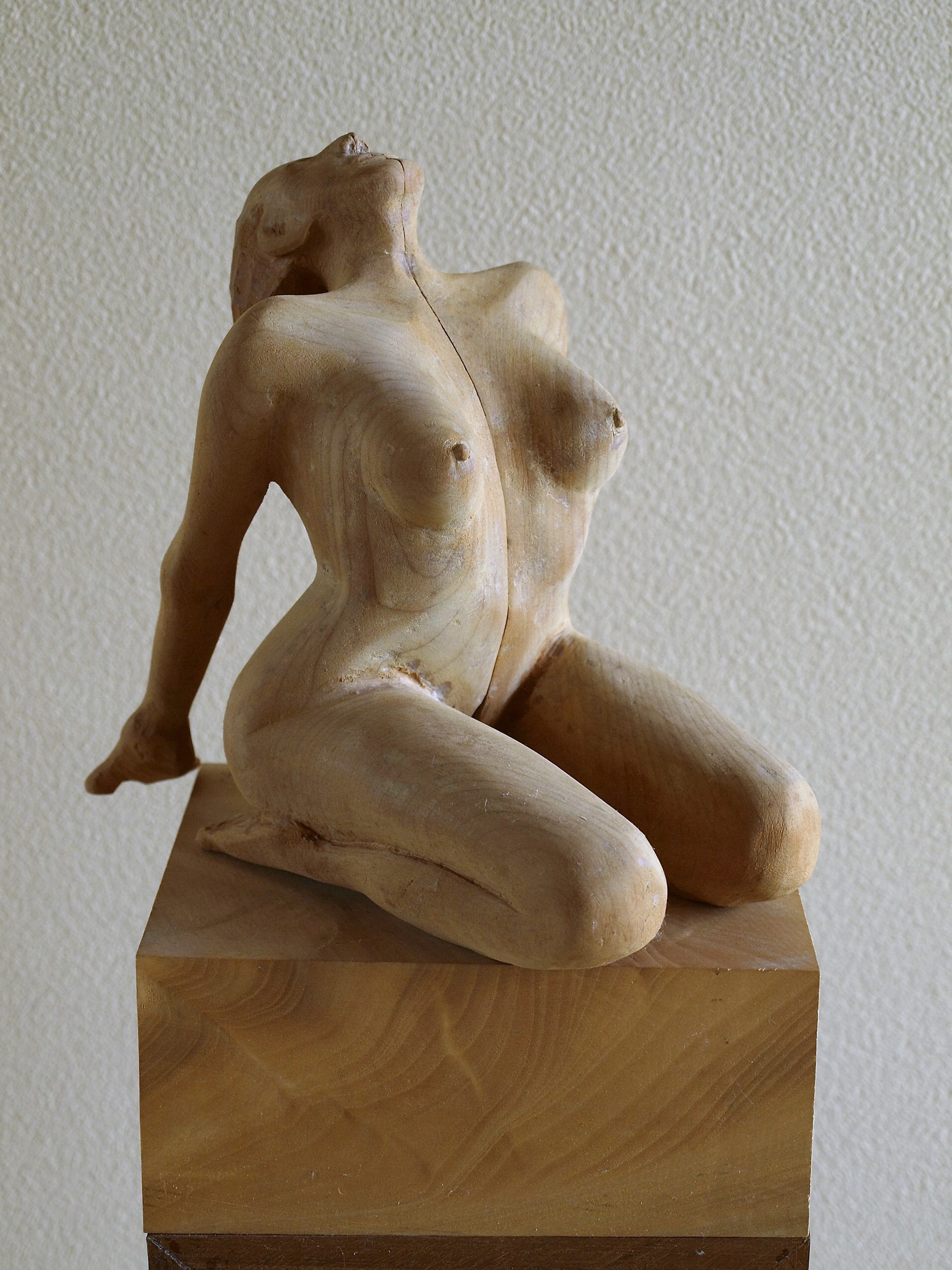裸婦木彫台座に座る Iichi ハンドメイド クラフト作品 手仕事品の通販