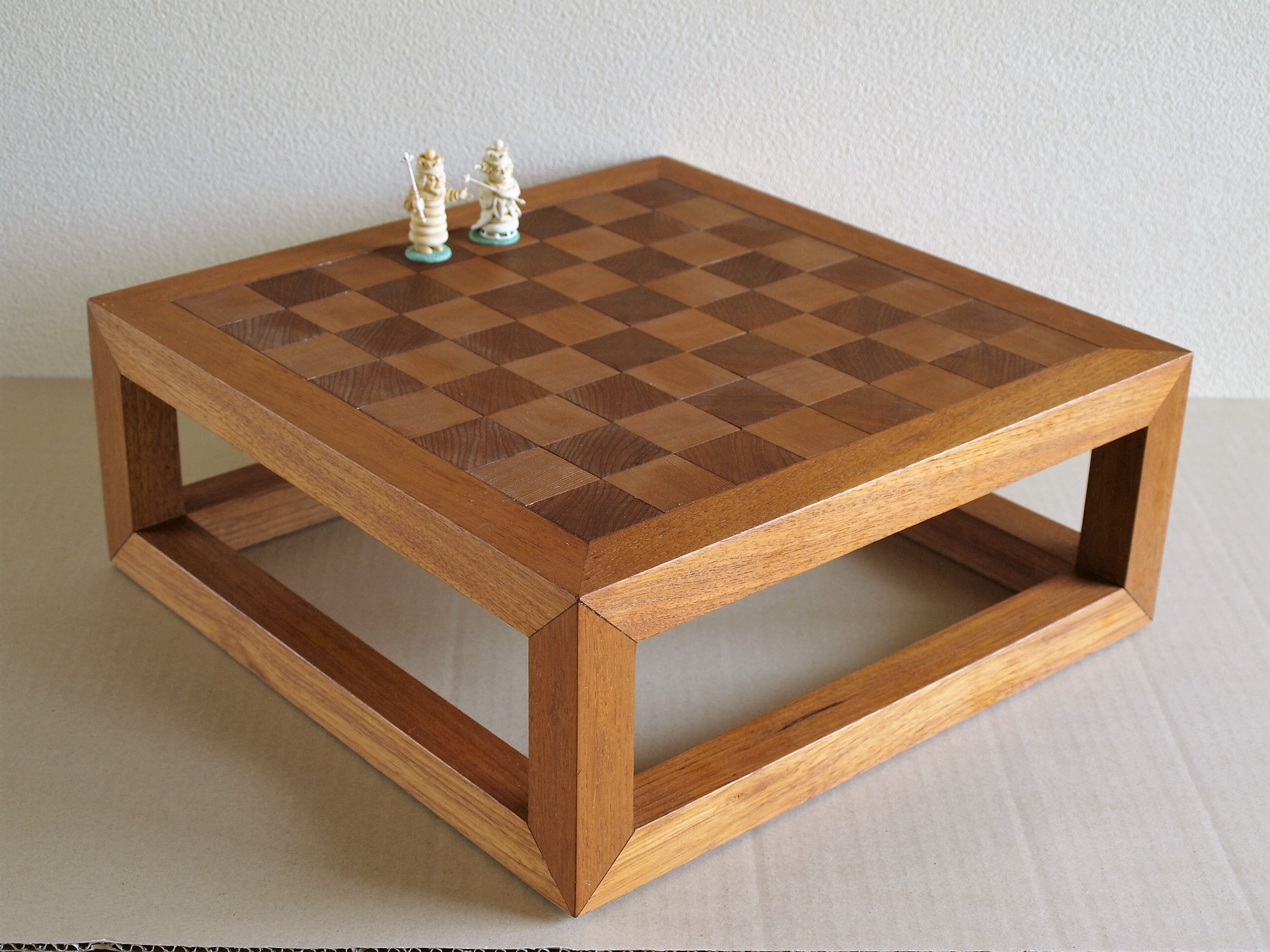 チェス盤 チーク無垢材で製作。 | iichi ハンドメイド・クラフト作品 
