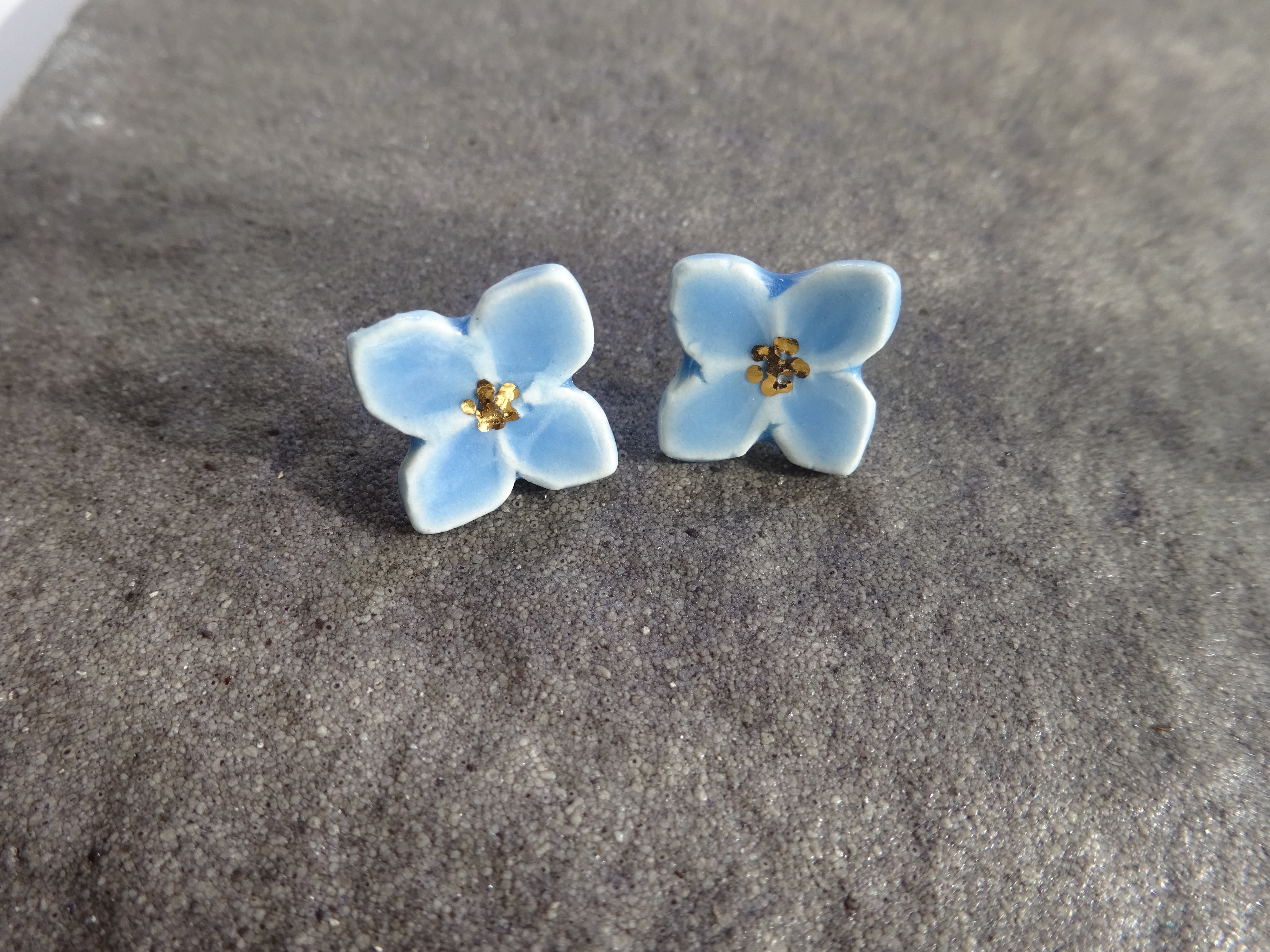 小さい花のpieace Earring 水色 Iichi ハンドメイド クラフト作品 手仕事品の通販