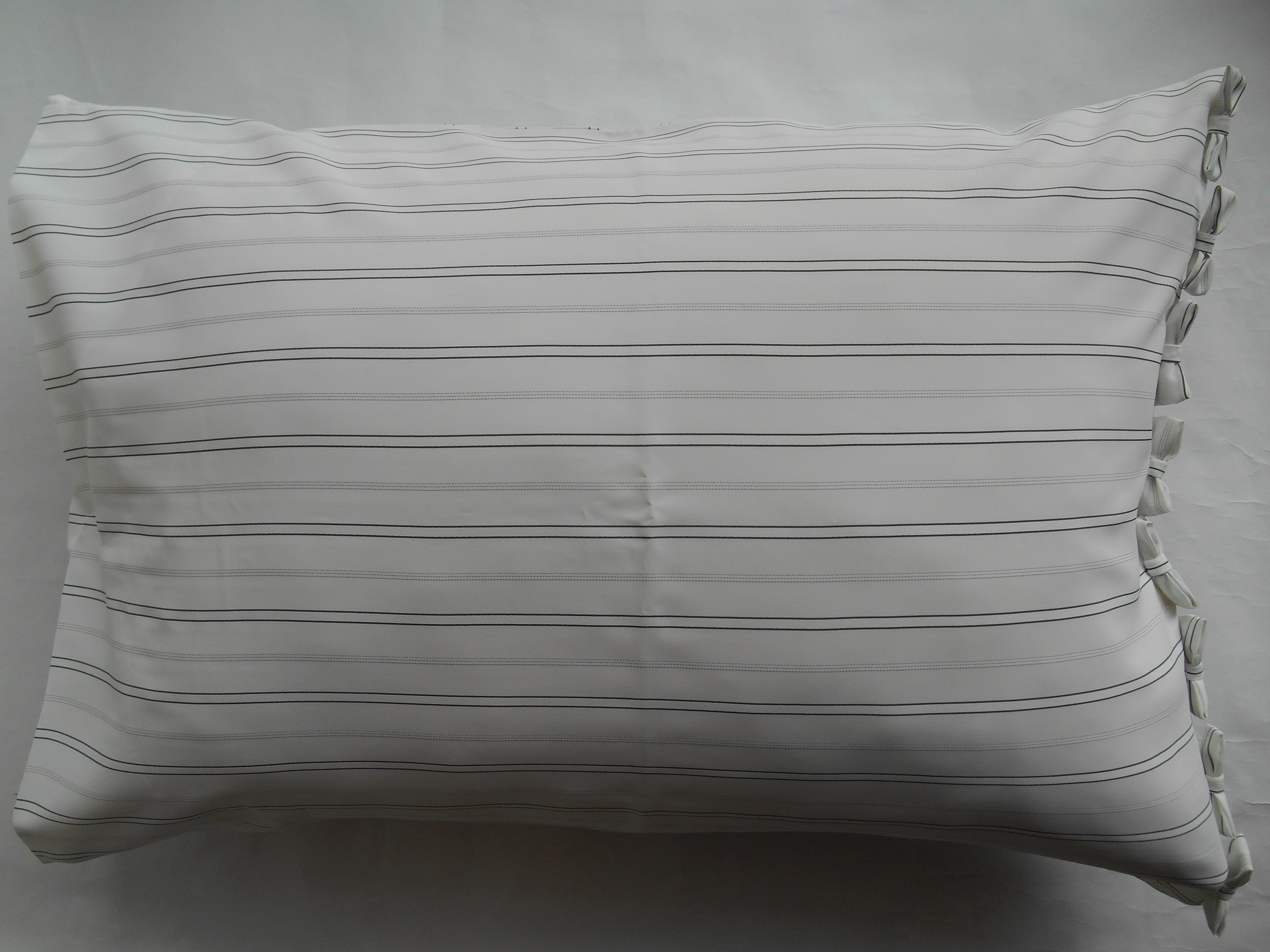 オフ ストライプリボン付きかわいい枕カバー Iichi ハンドメイド クラフト作品 手仕事品の通販