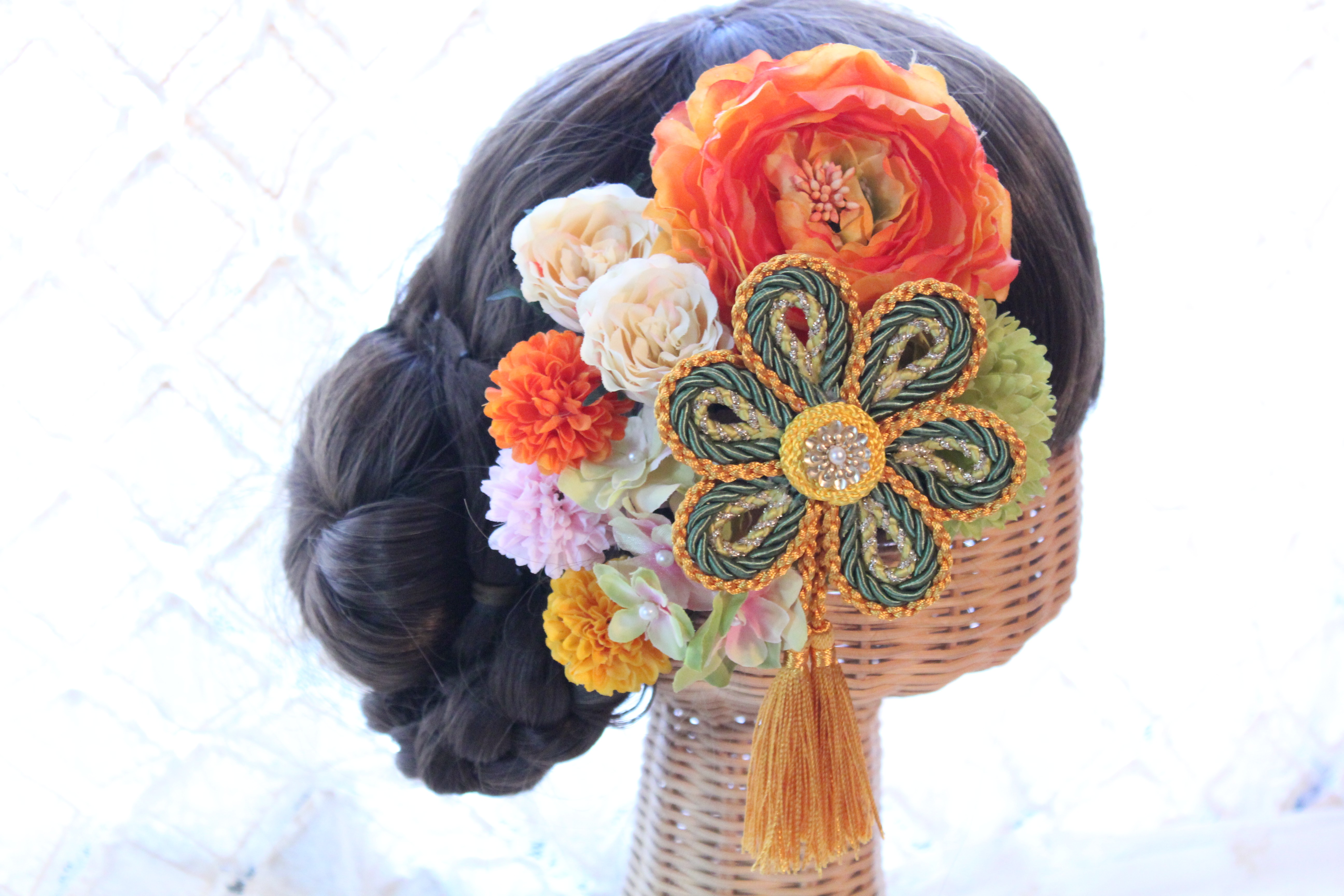 オレンジ系和装髪飾り タッセル付き花の組紐飾り 成人式 卒業式 結婚式 Iichi ハンドメイド クラフト作品 手仕事品の通販