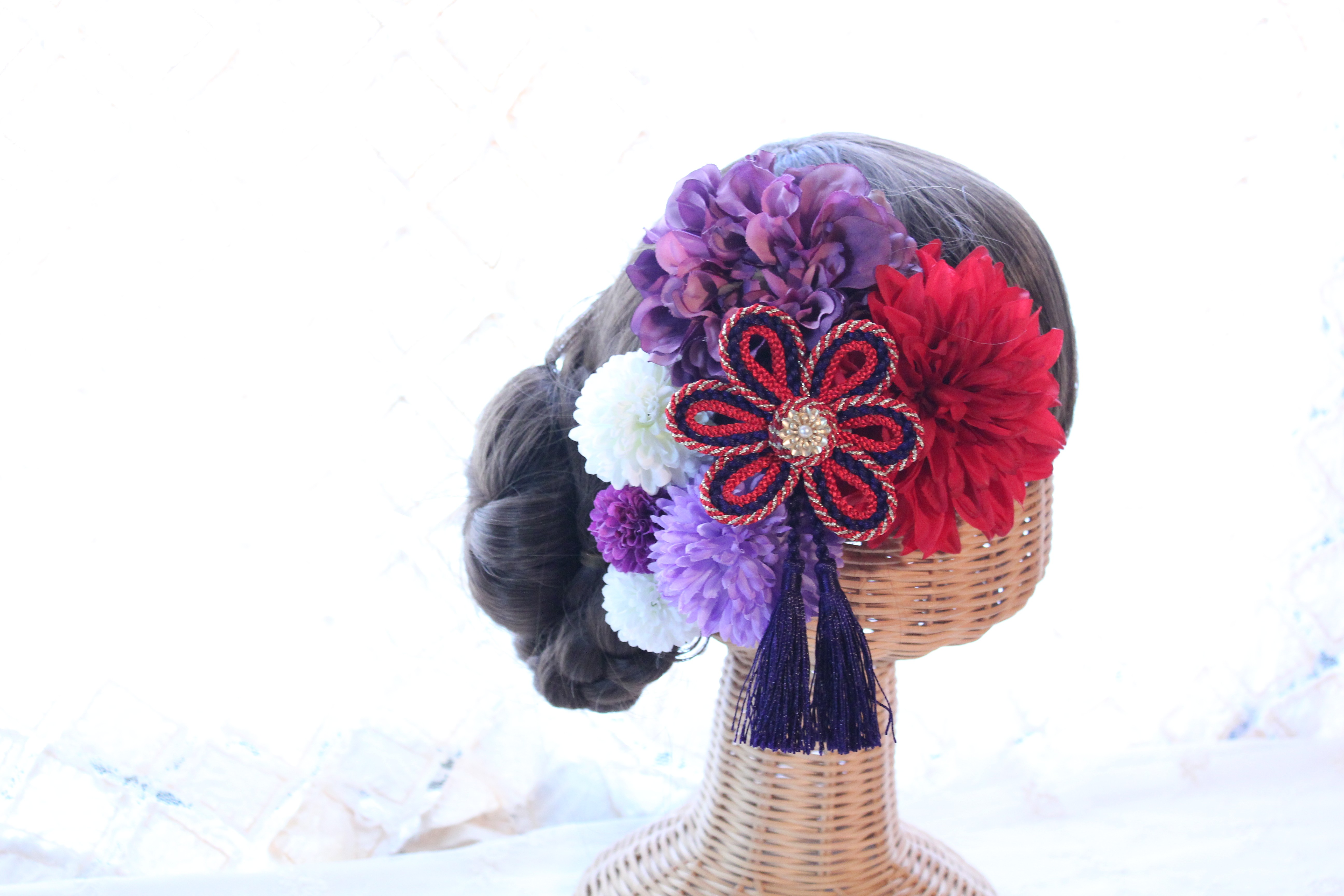 赤系和装髪飾り タッセル付き花の組紐飾り 成人式 卒業式 結婚式 Iichi ハンドメイド クラフト作品 手仕事品の通販