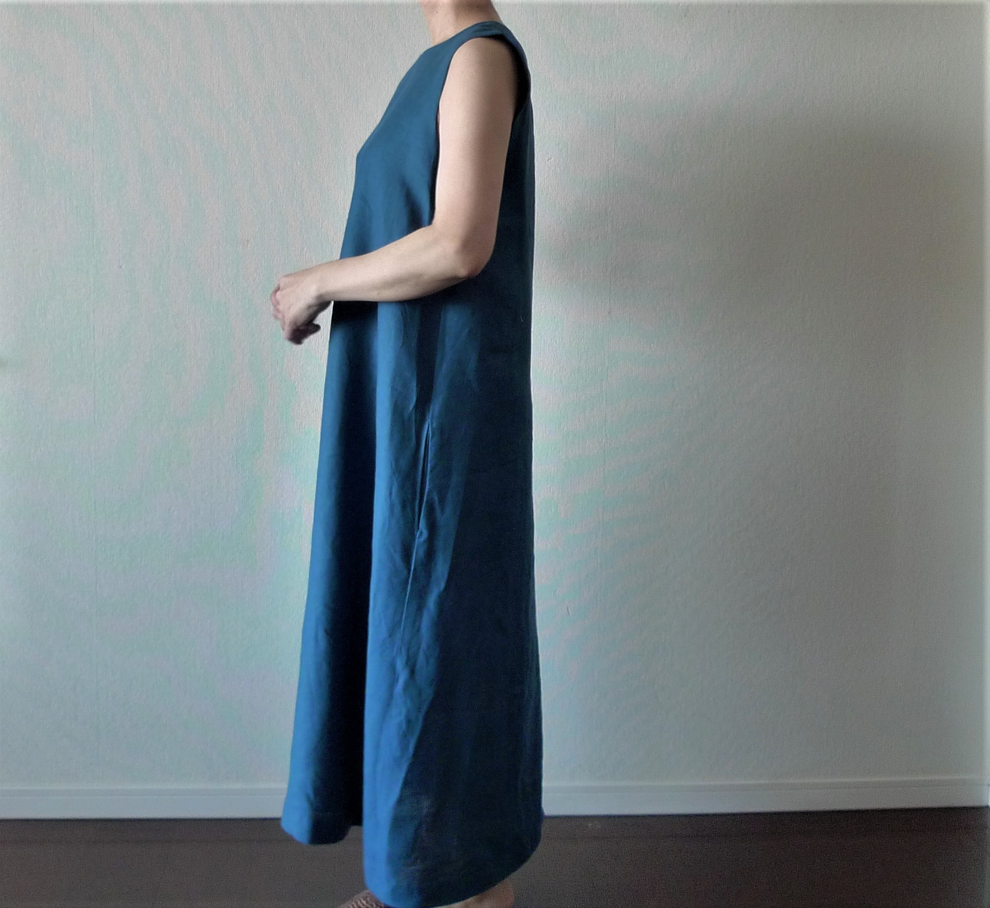 ブルーリネンのノースリーブワンピース 着丈お直し可能 Iichi ハンドメイド クラフト作品 手仕事品の通販