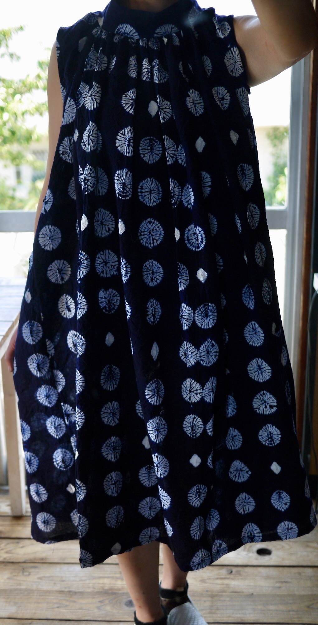 鳴海絞り浴衣反物からハイネックワンピース Iichi ハンドメイド クラフト作品 手仕事品の通販