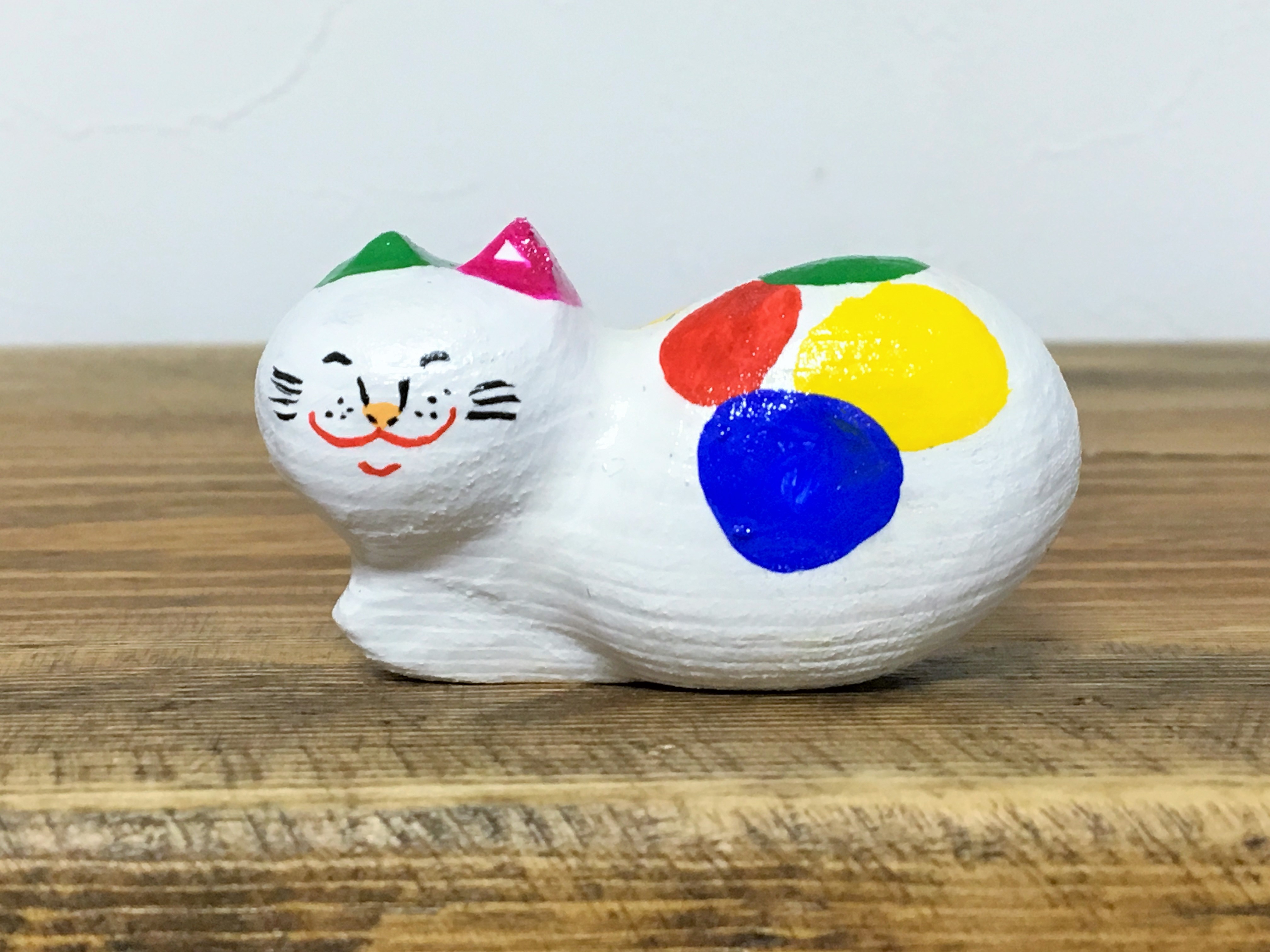 木彫り猫 カラフル | iichi ハンドメイド・クラフト作品・手仕事品の通販 販売済み オリジナルの猫鬼マスク木彫りの重い色の壁掛けログ猫 彫刻/オブジェクト