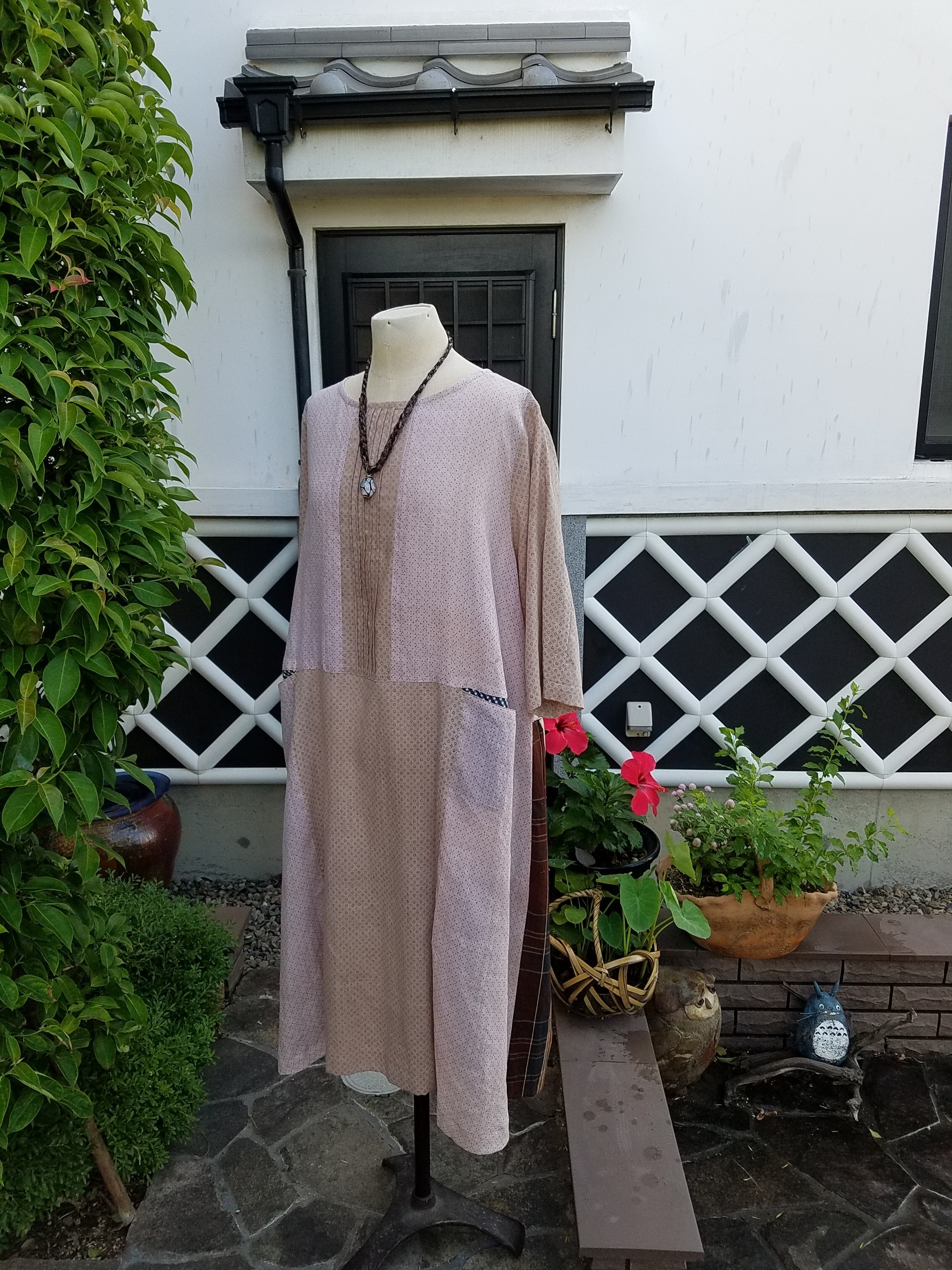 素朴で可愛い麻の着物から作ったシンプルだけど表情豊かな柿渋染めの 