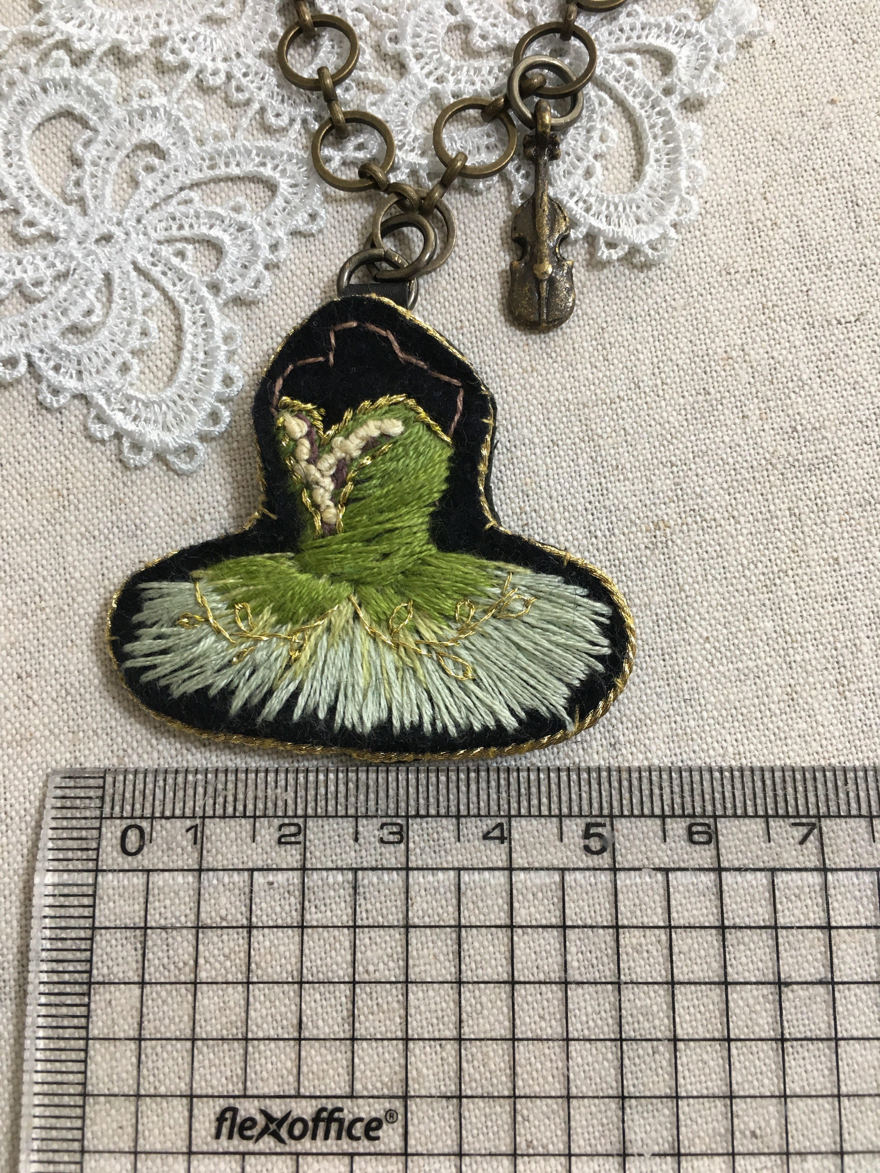 若草色のバレエ衣装モチーフのバッグチャーム Iichi ハンドメイド クラフト作品 手仕事品の通販