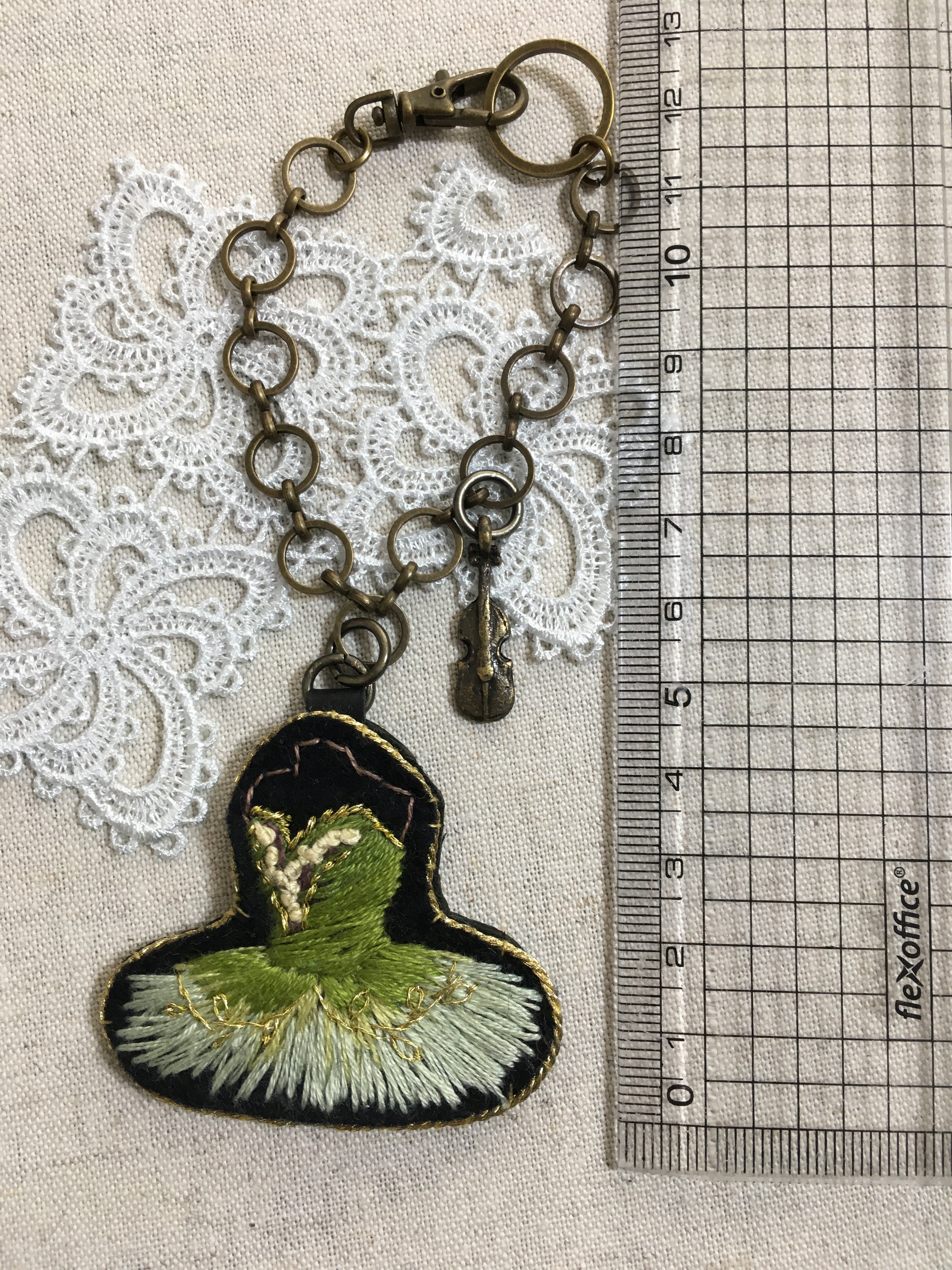 若草色のバレエ衣装モチーフのバッグチャーム Iichi ハンドメイド クラフト作品 手仕事品の通販