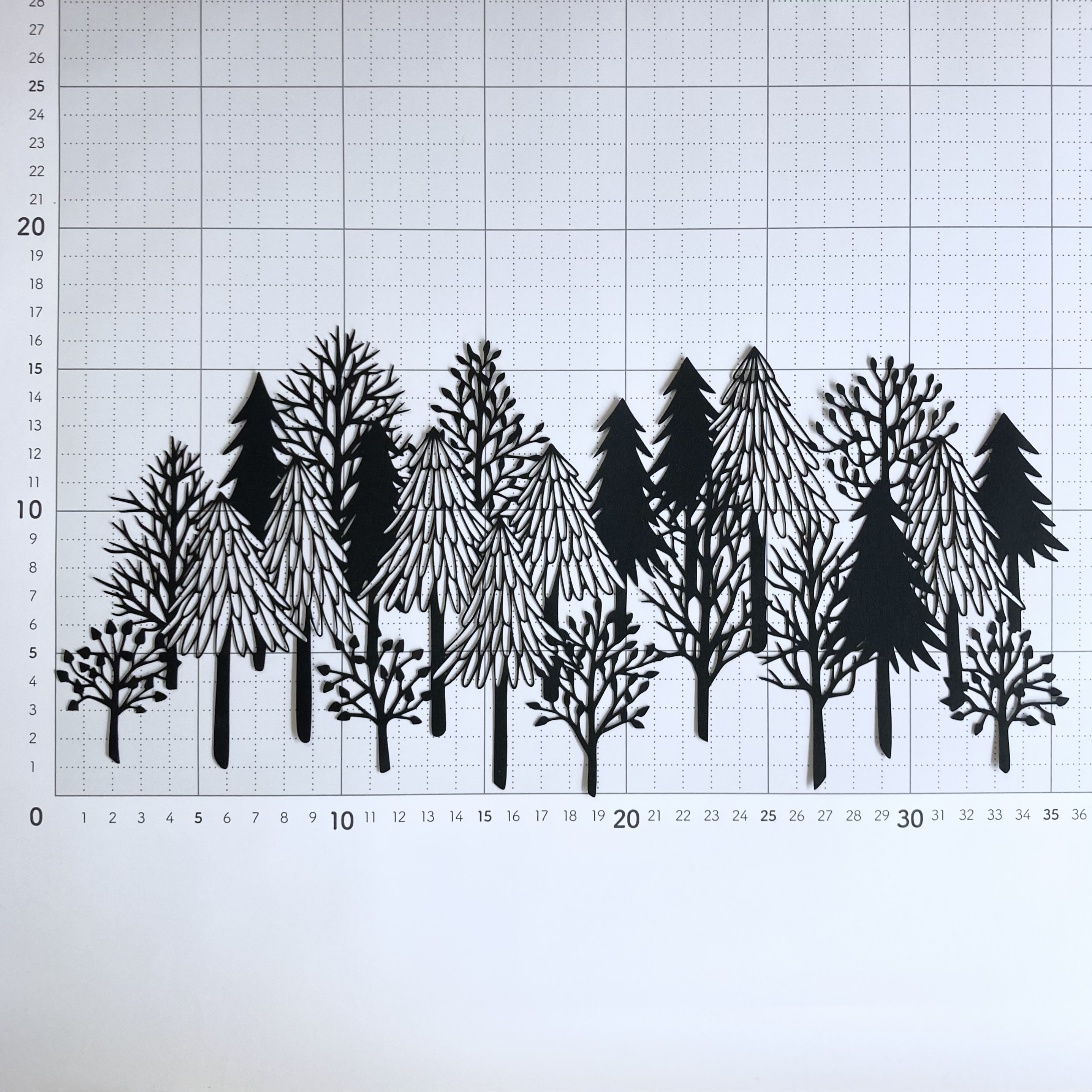 静かな森の切り絵 Iichi ハンドメイド クラフト作品 手仕事品の通販