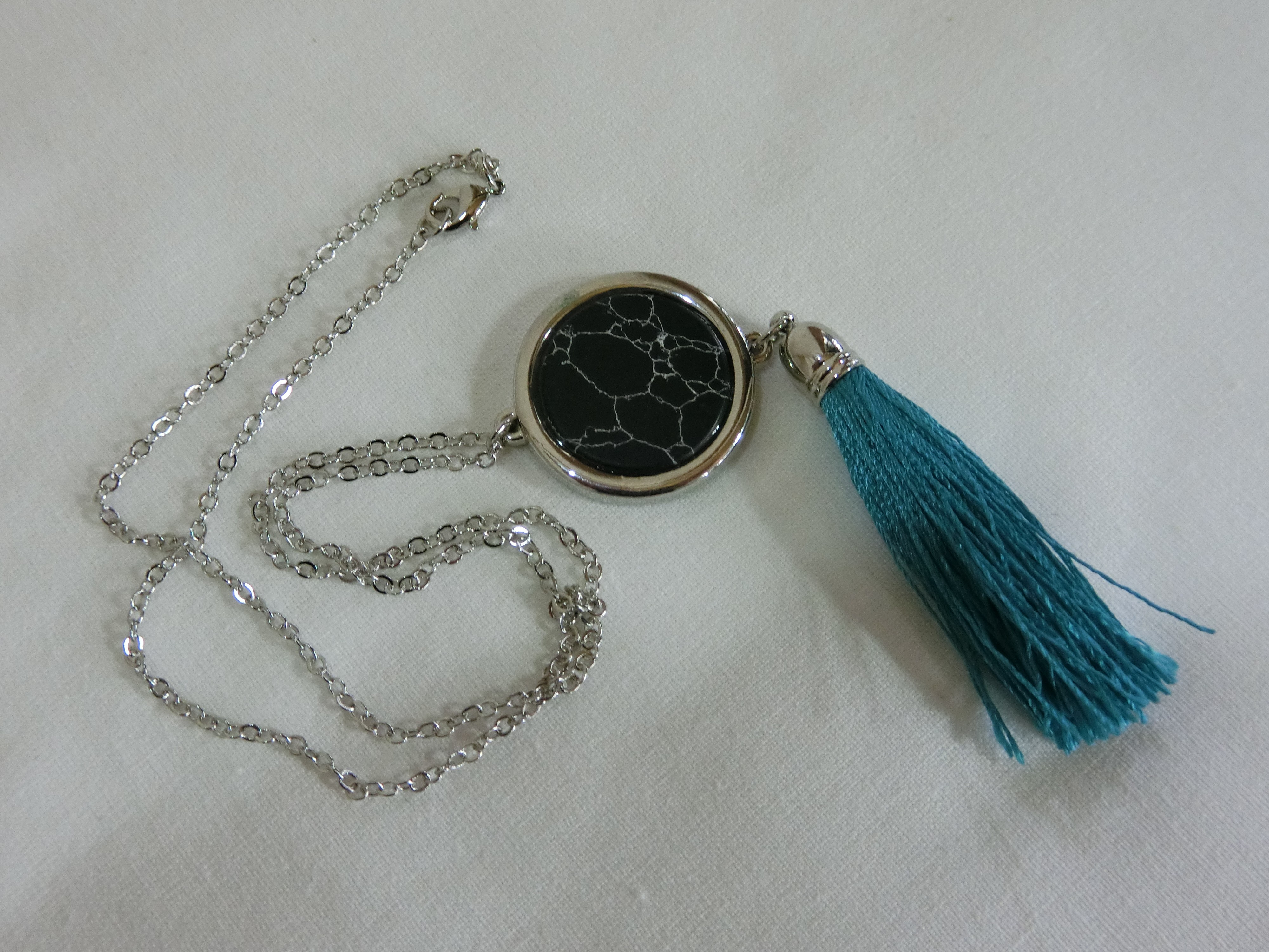 ファンタジーな桐谷さんの幻想的な姫菊ペンダント Iichi ハンドメイド クラフト作品 手仕事品の通販