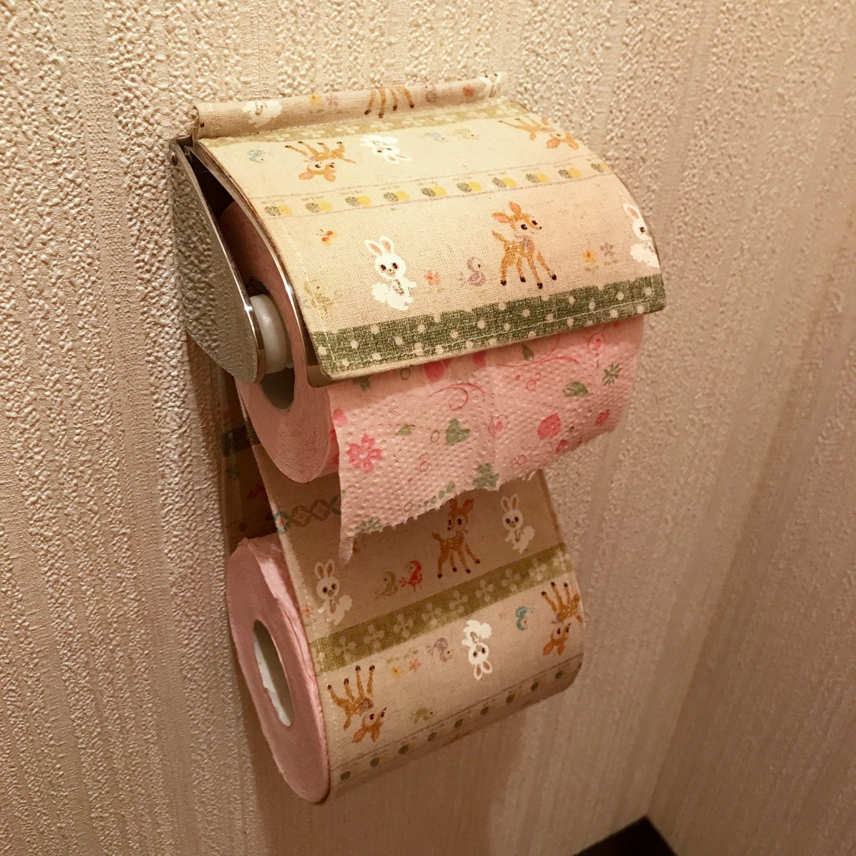 ねこ柄ピンクのトイレットペーパーホルダー Iichi ハンドメイド クラフト作品 手仕事品の通販