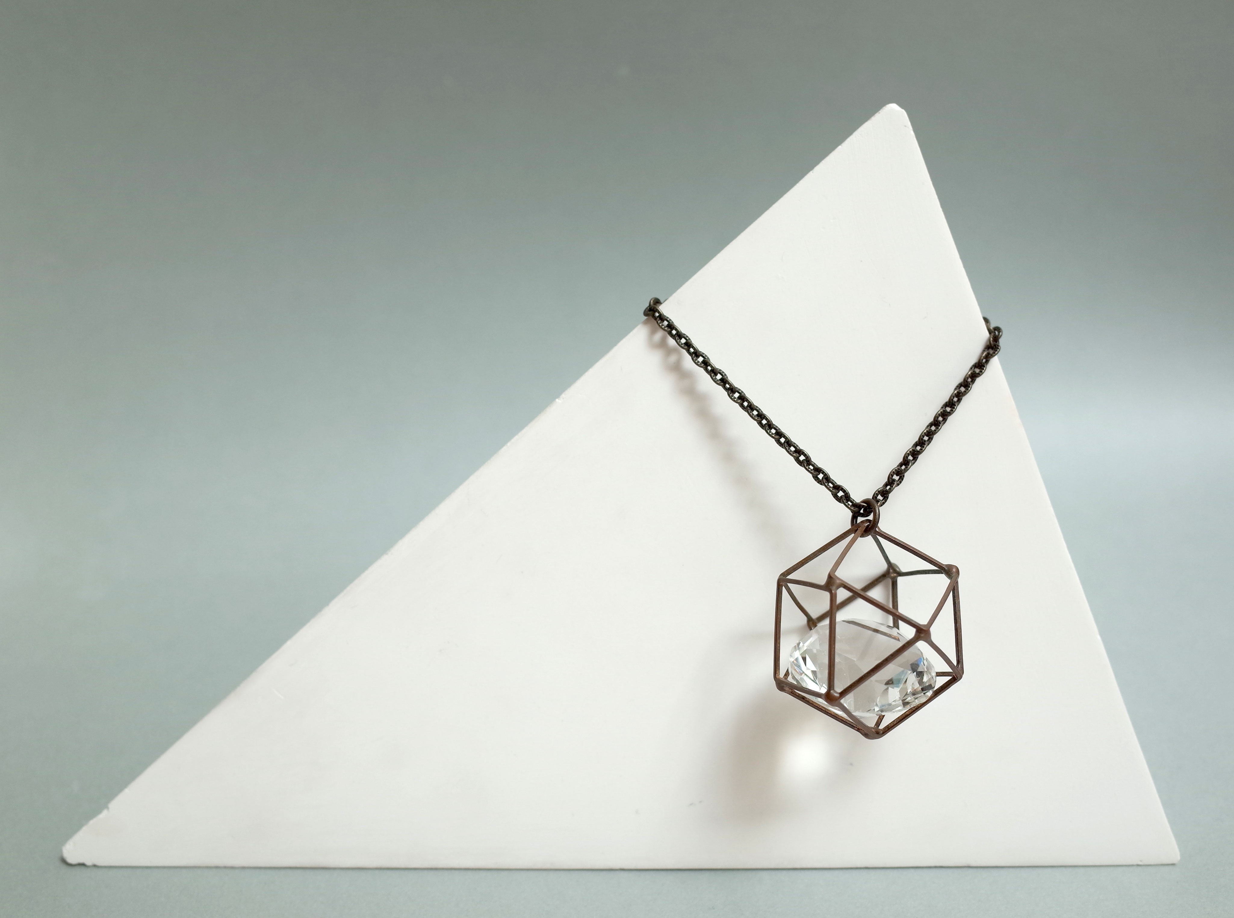 リメイク 多面体の中に宝石ネックレス Iichi ハンドメイド クラフト作品 手仕事品の通販